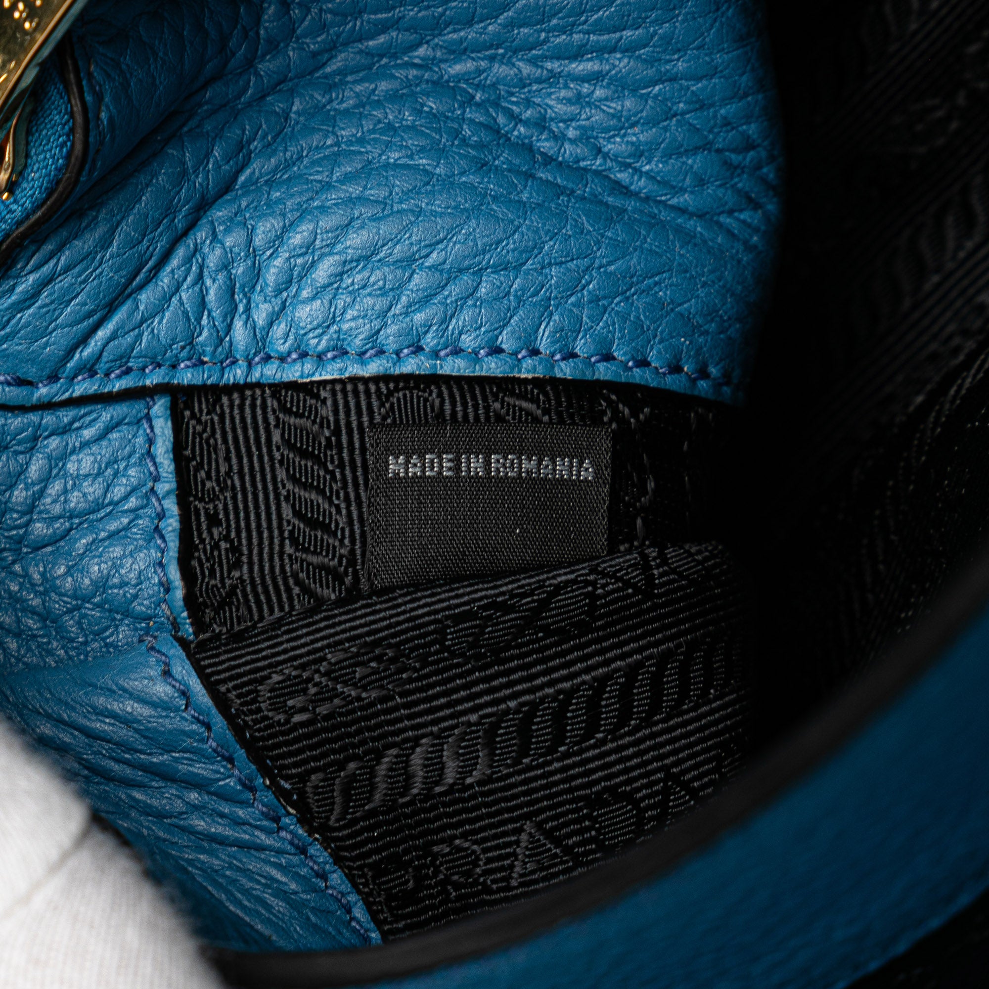 Vitello Daino Flap Crossbody