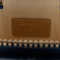 Mini Quilted Lambskin Pearl Crush Vanity Case With Chain