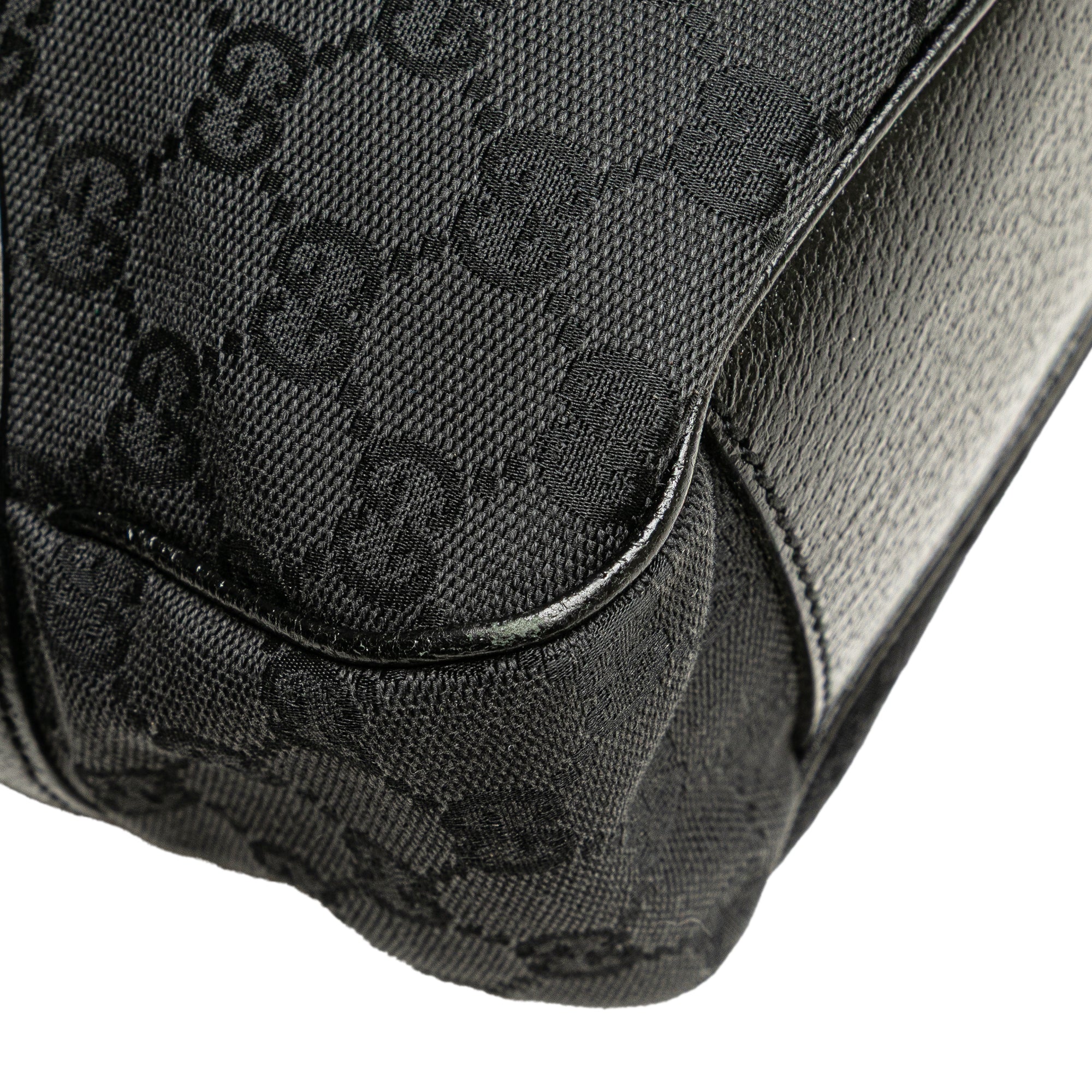 GG Canvas Shoulder Bag