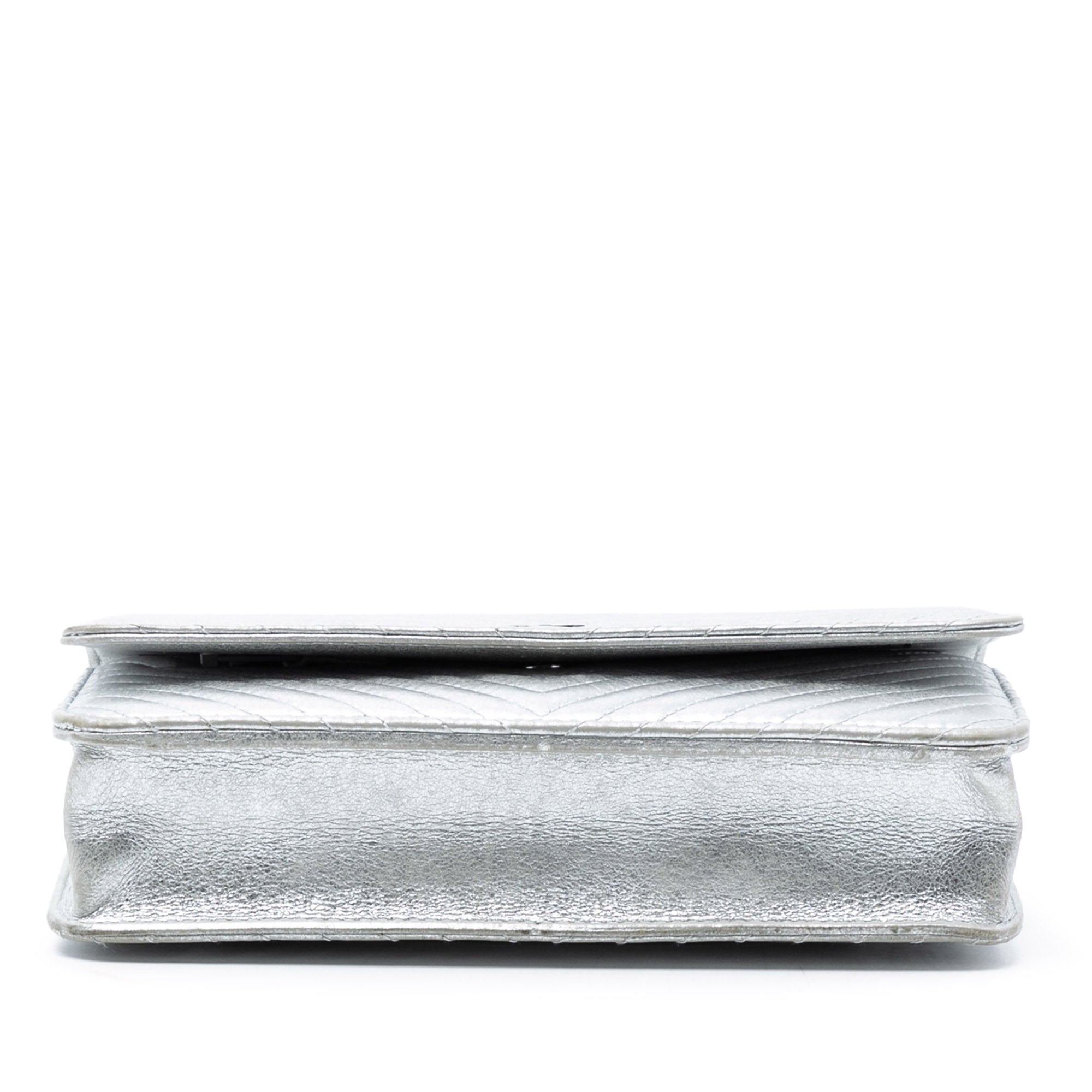 CC Chevron Metallic Lambskin Wallet On Chain