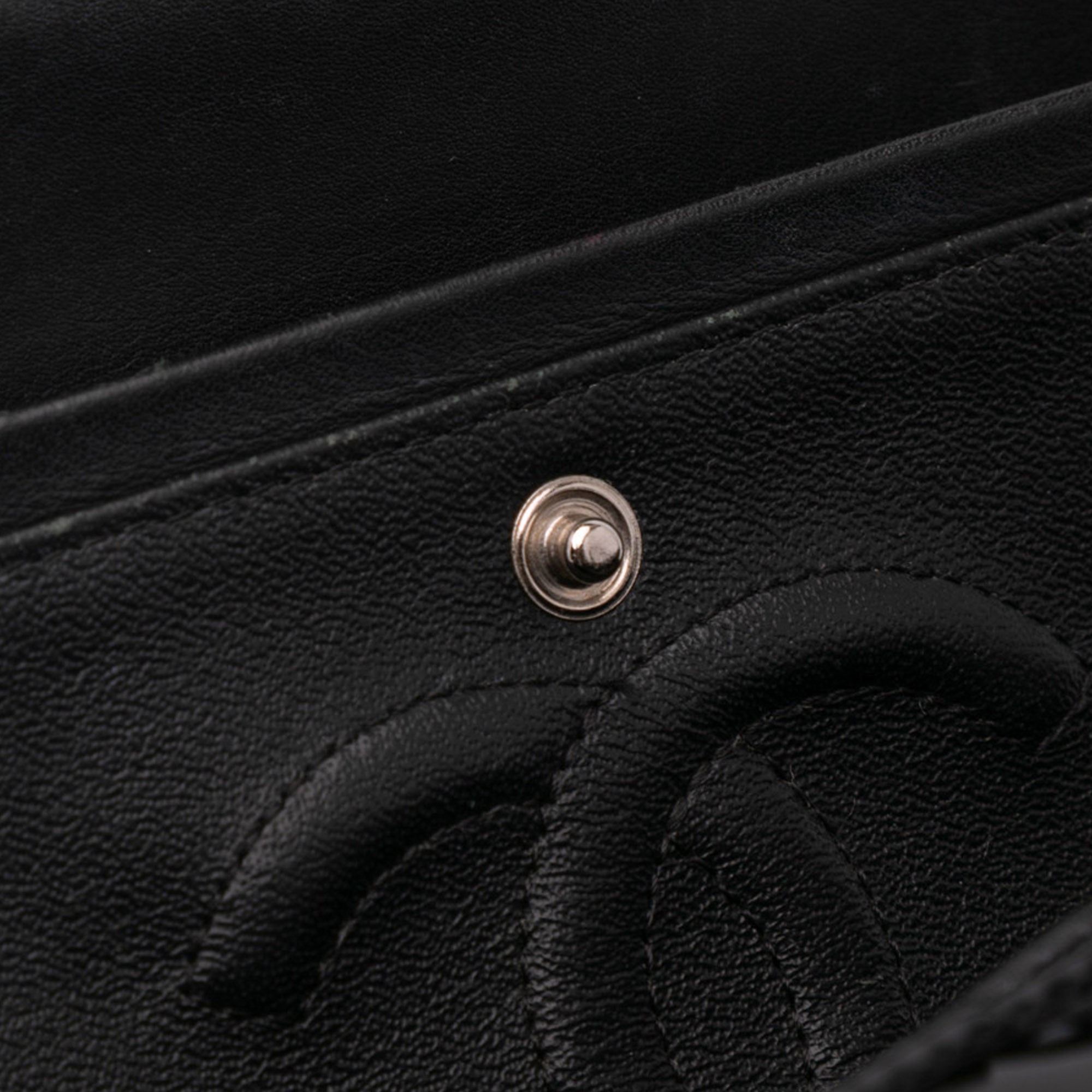 Medium Classic Chevron Patent Double Flap