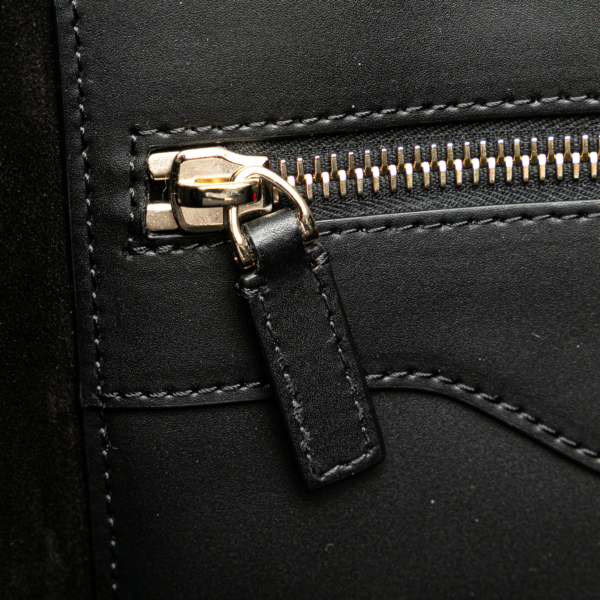 Medium Leather Rockstud Convertible Tote