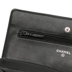 CC Quilted Patent Wallet On Chain