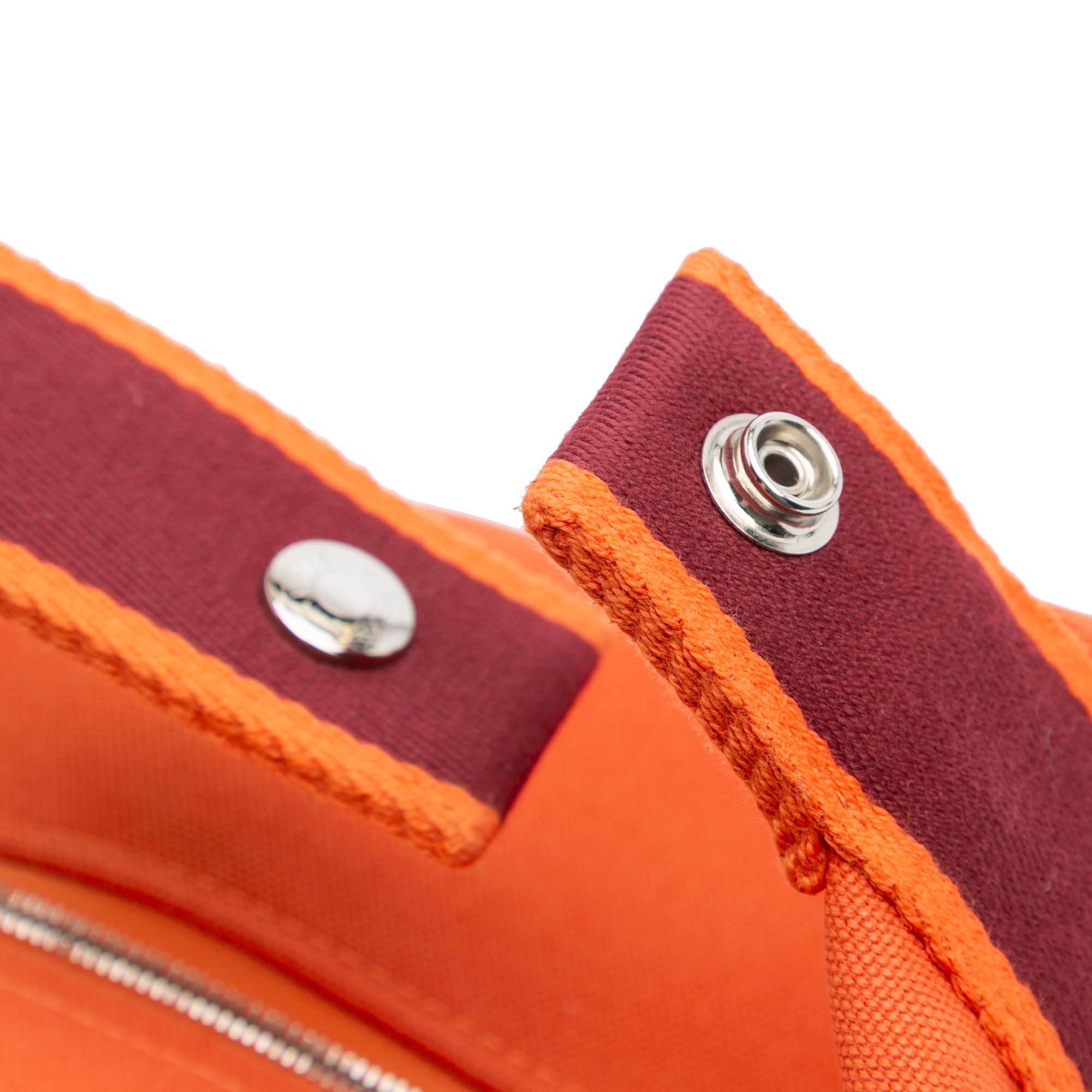 Large Toile Bride A Brac