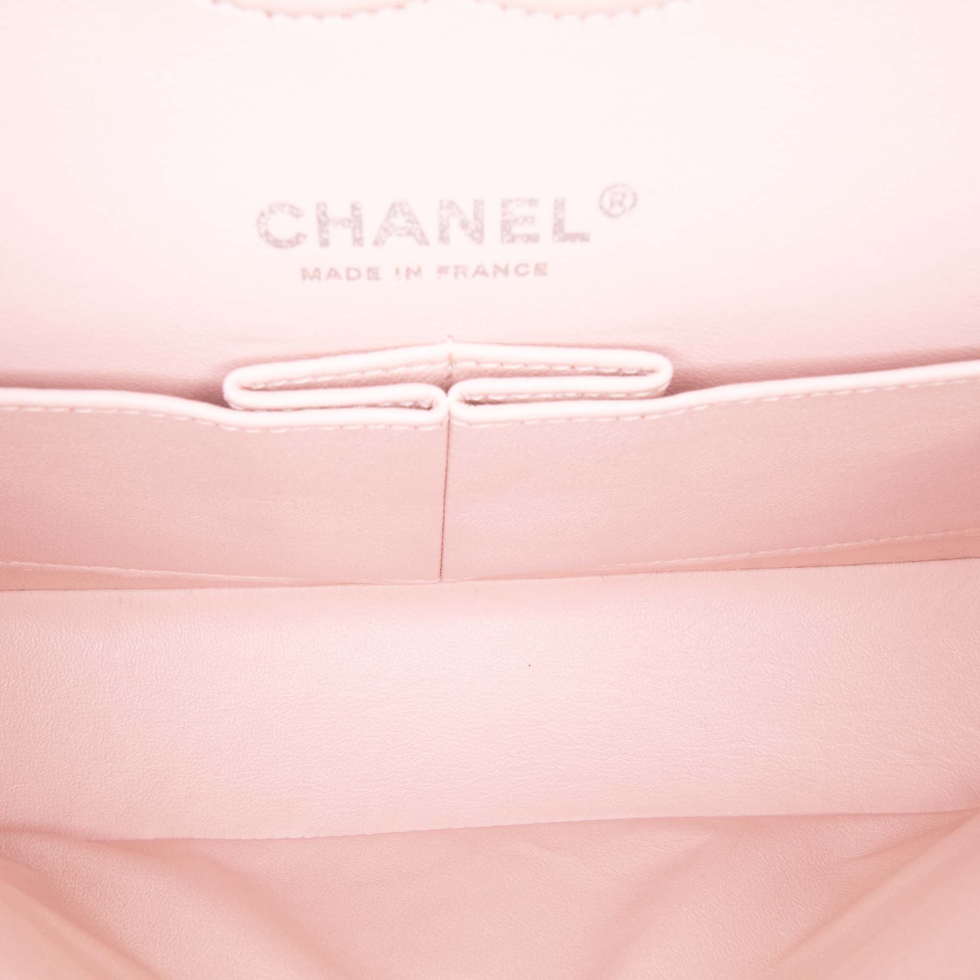 Medium Classic Caviar Double Flap