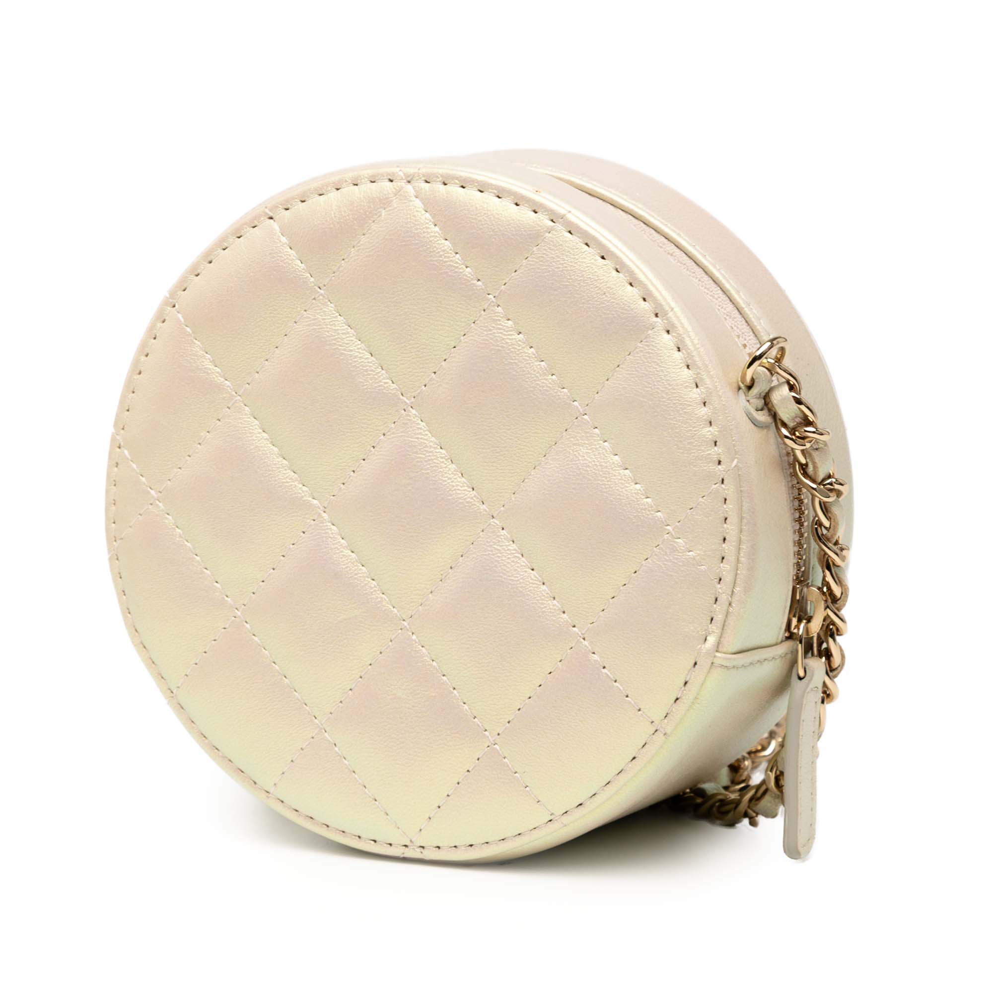 Iridescent Quilted Lambskin Round Clutch With Chain