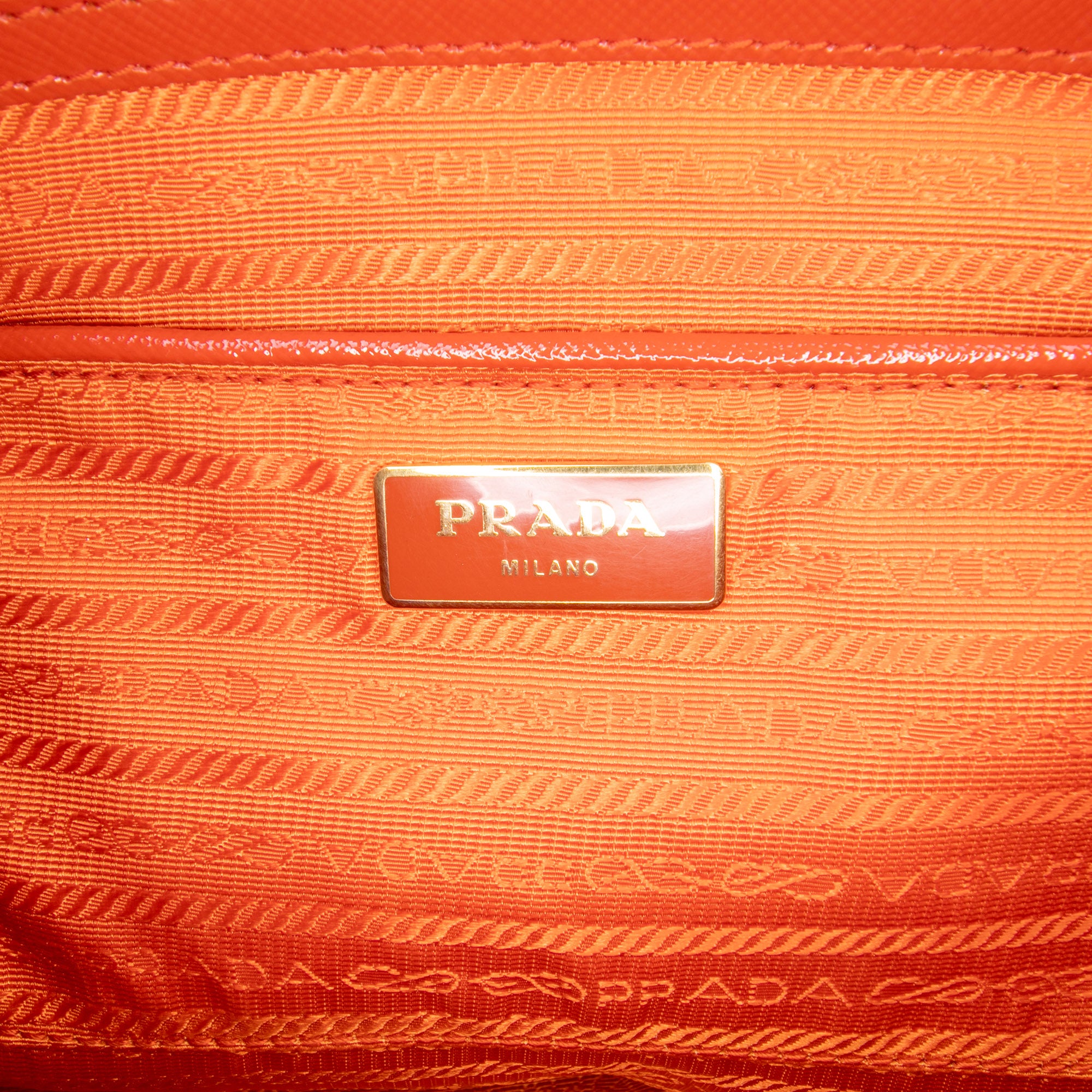 Medium Saffiano Vernice Galleria Double Zip Satchel