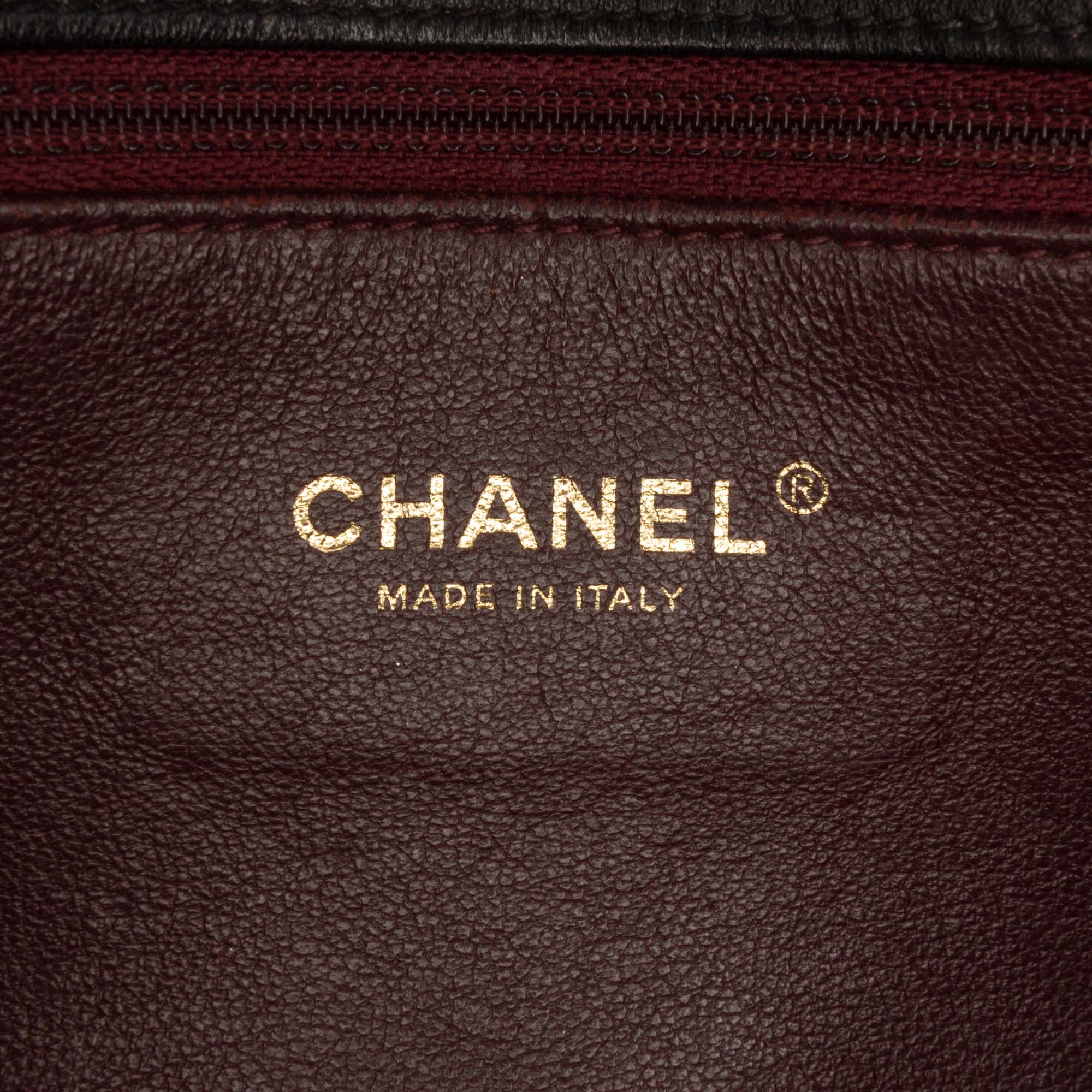 Medium Caviar CC Filigree Flap