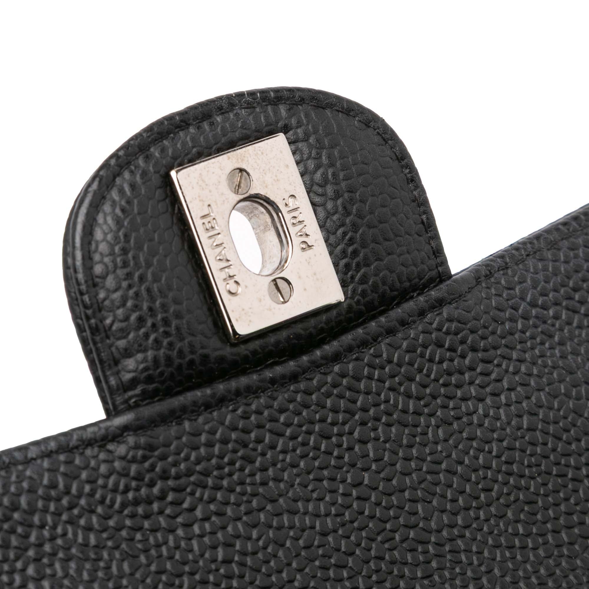 Medium Classic Caviar Double Flap