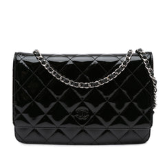 CC Quilted Patent Wallet On Chain