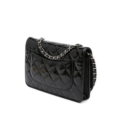 CC Quilted Patent Wallet On Chain