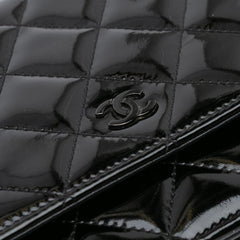 CC Quilted Patent Wallet On Chain