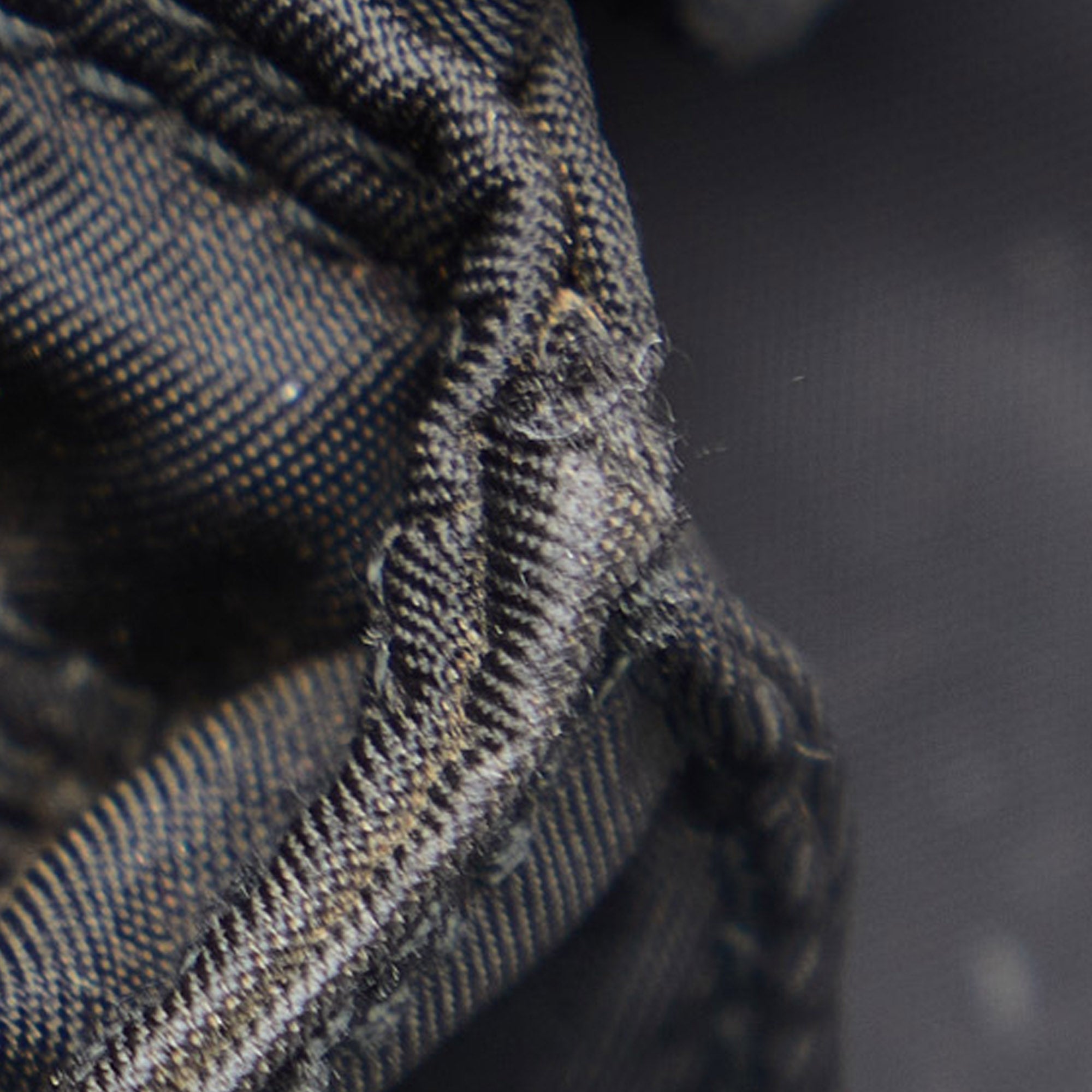 Tessuto Zip Top Crossbody