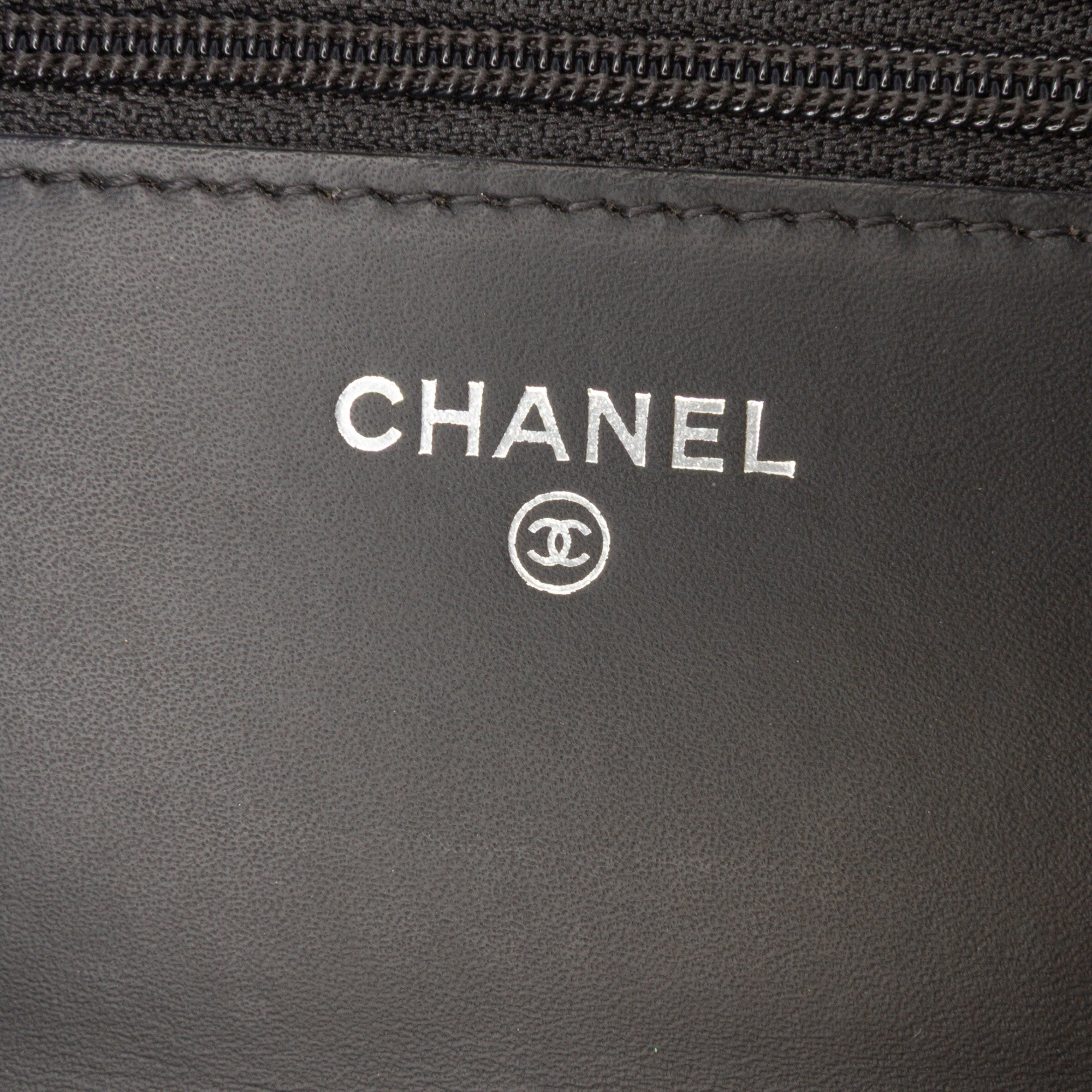 CC Quilted Patent Wallet On Chain