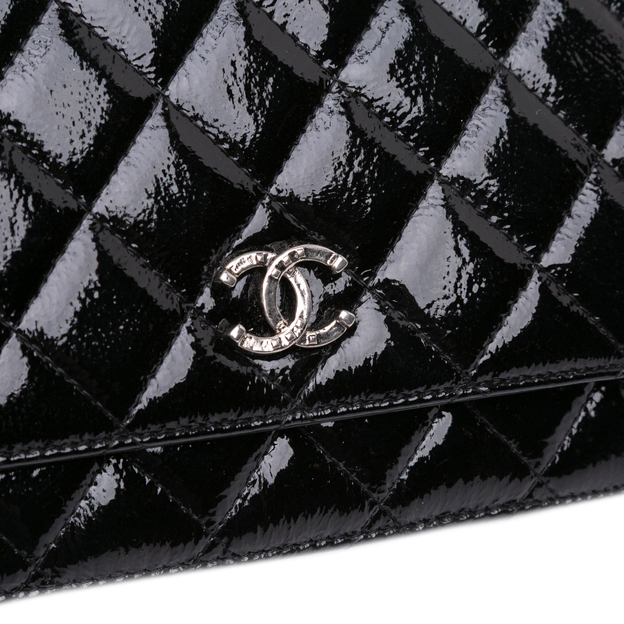 CC Quilted Patent Wallet On Chain