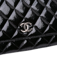 CC Quilted Patent Wallet On Chain