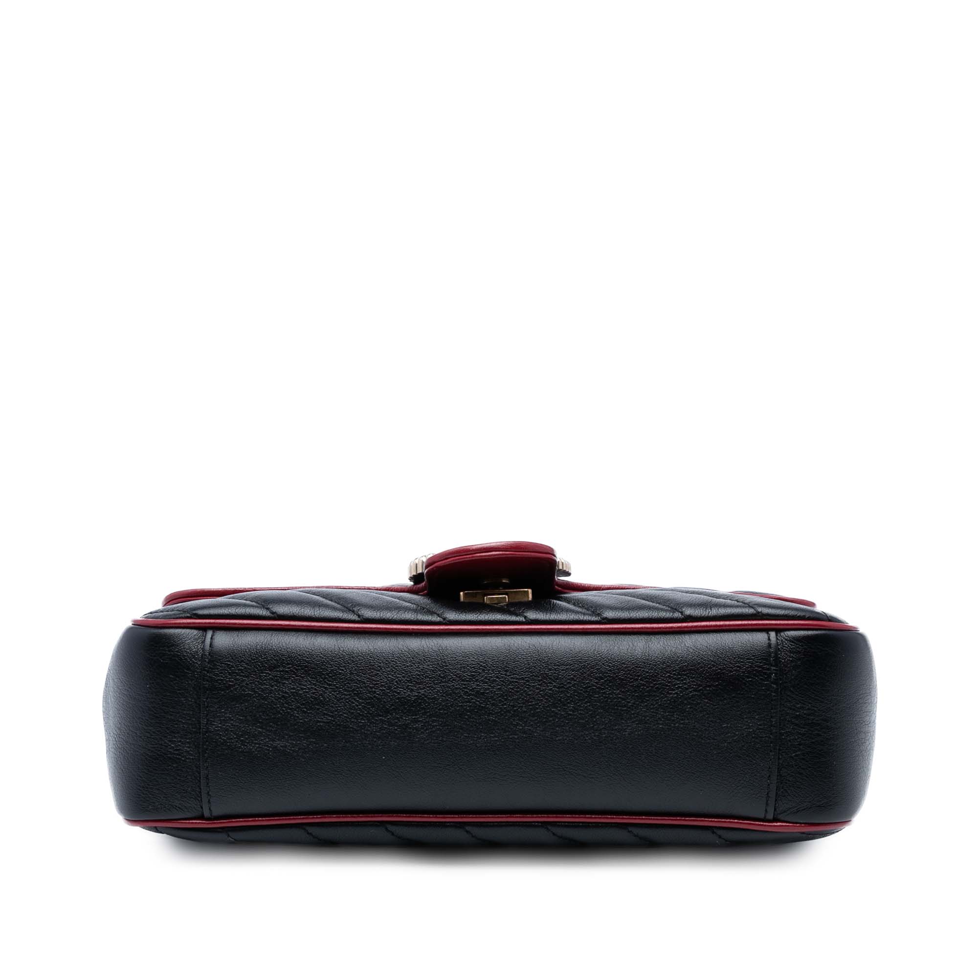 Medium GG Marmont Matelasse Diagonal Leather Torchon Shoulder Bag