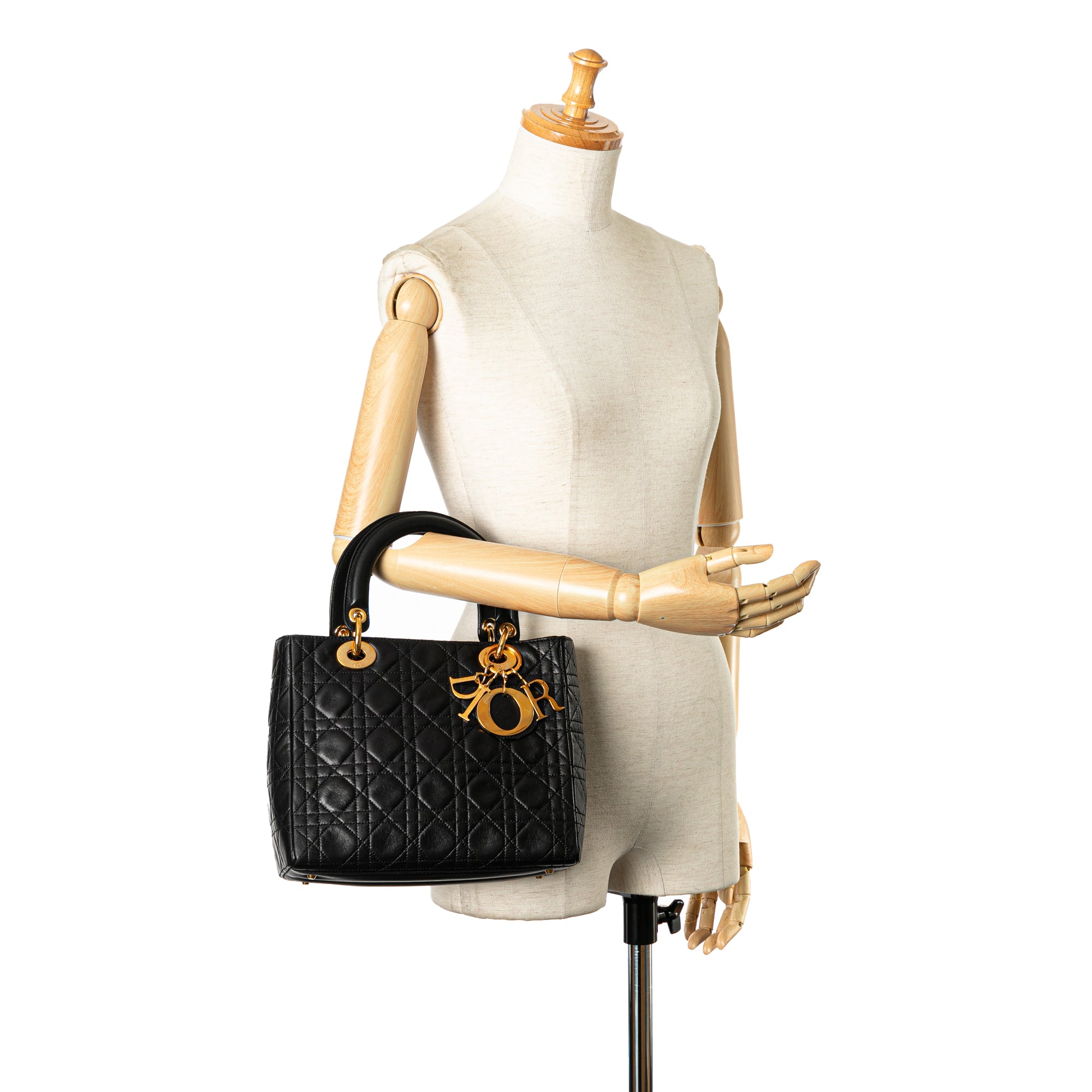 Medium Lambskin Cannage Lady Dior_8