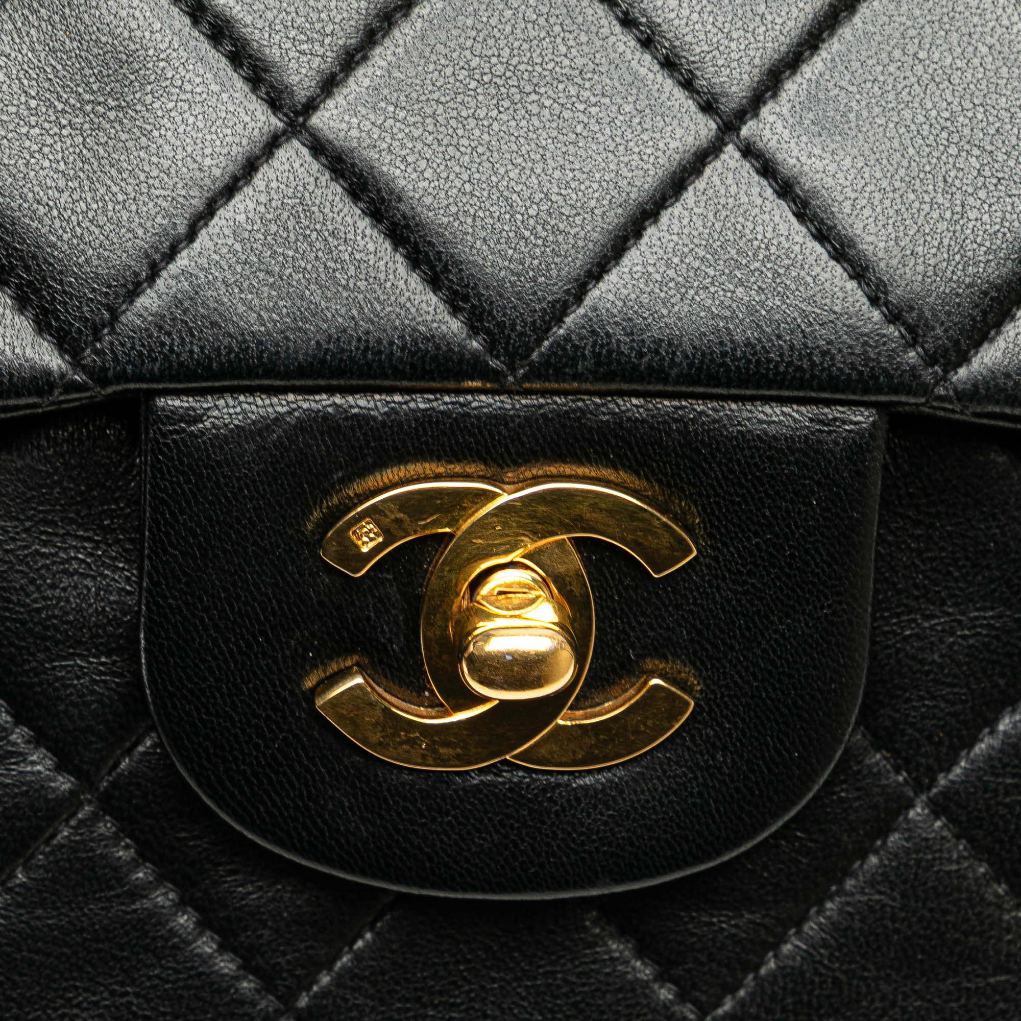 Medium Classic Lambskin Double Flap