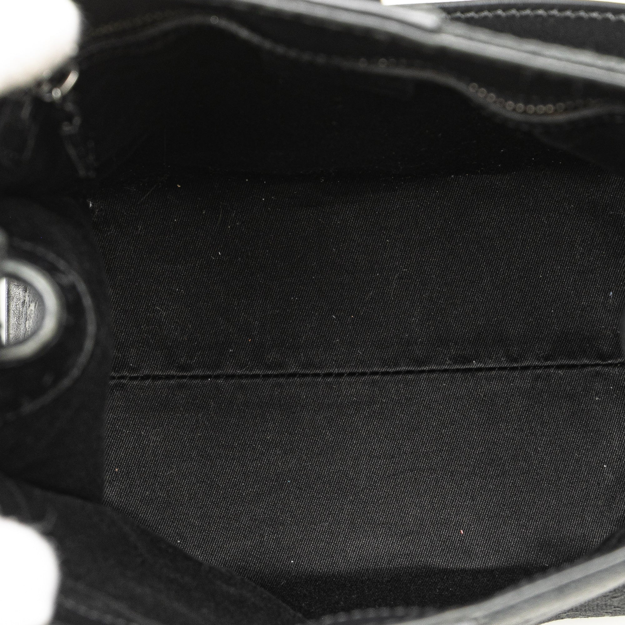 GG Canvas Shoulder Bag