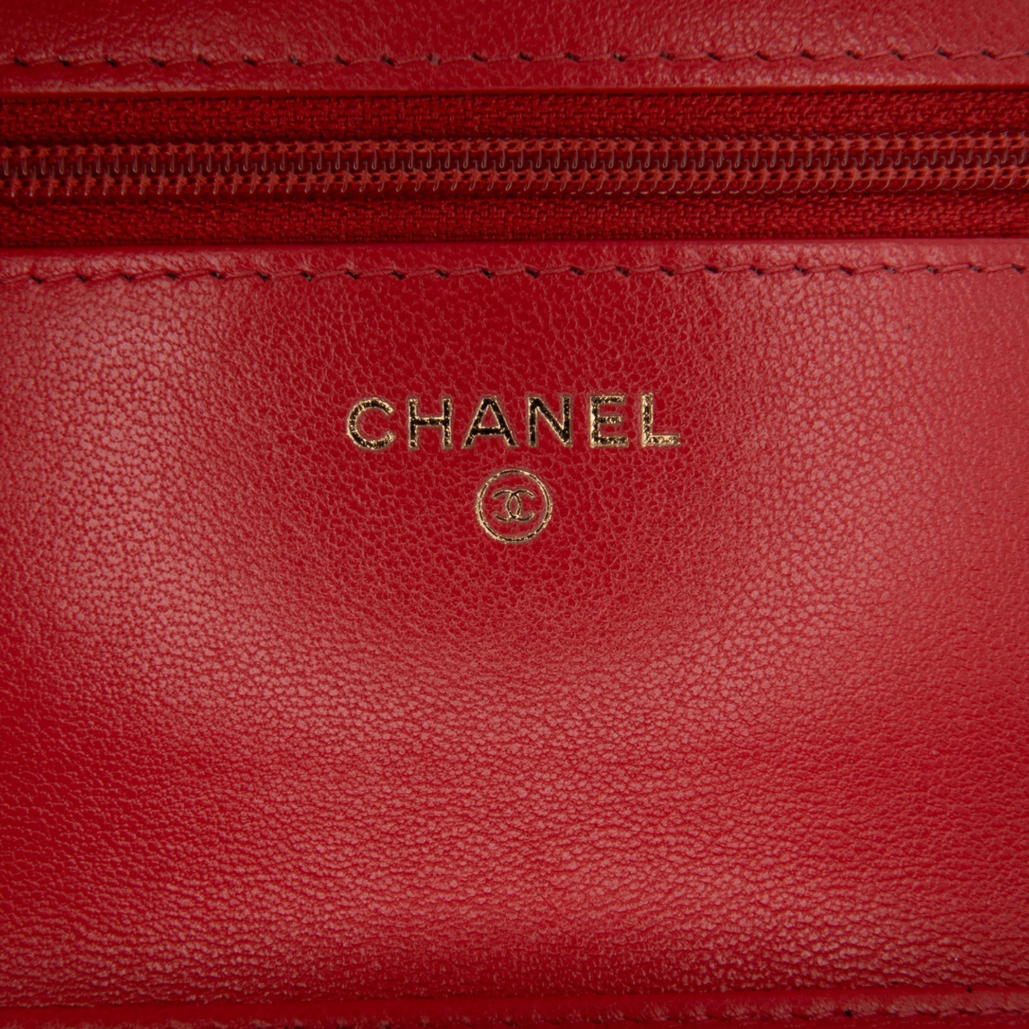 Quilted Lambskin 19 Wallet on Chain