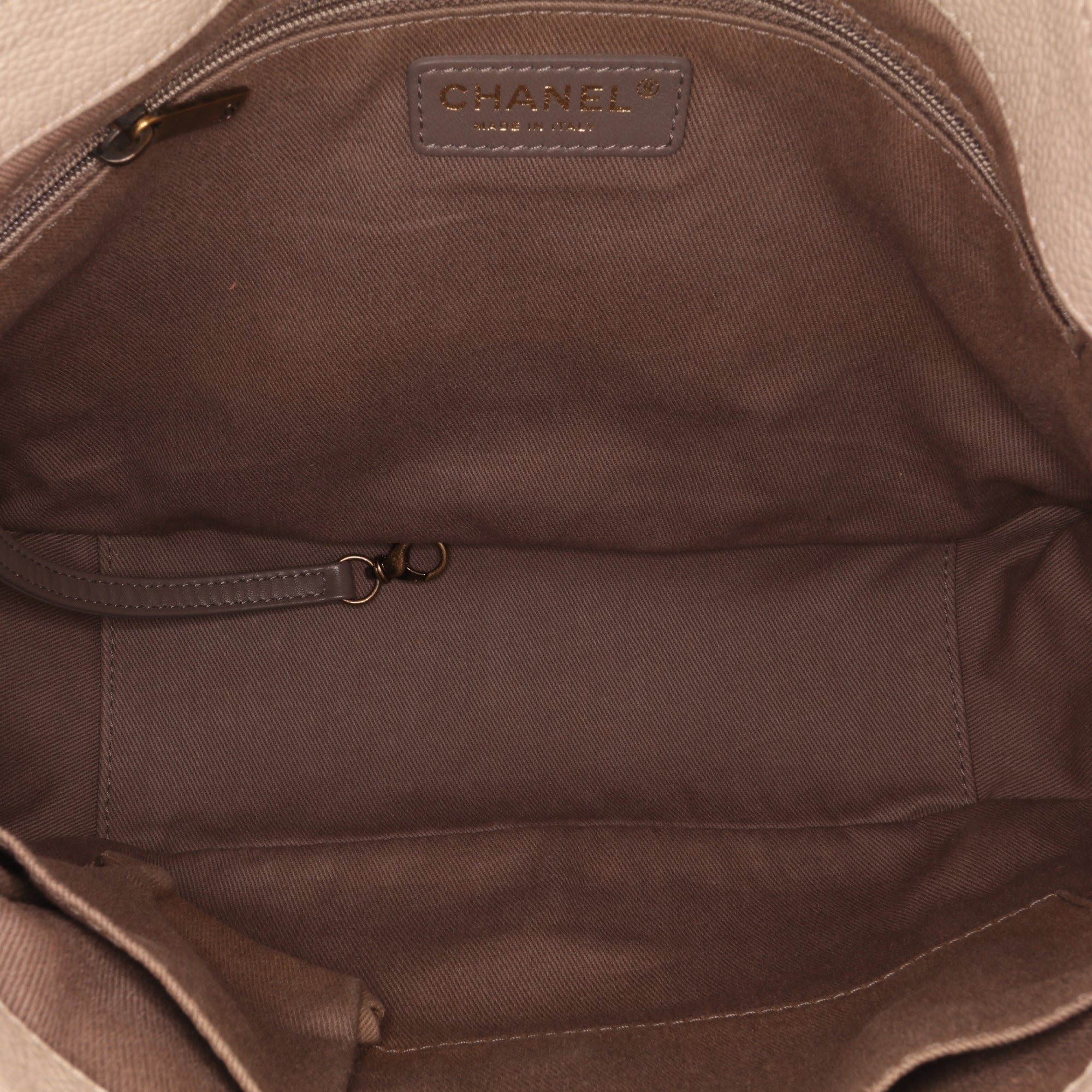 Medium Quilted Caviar Coco Pleats Messenger Flap