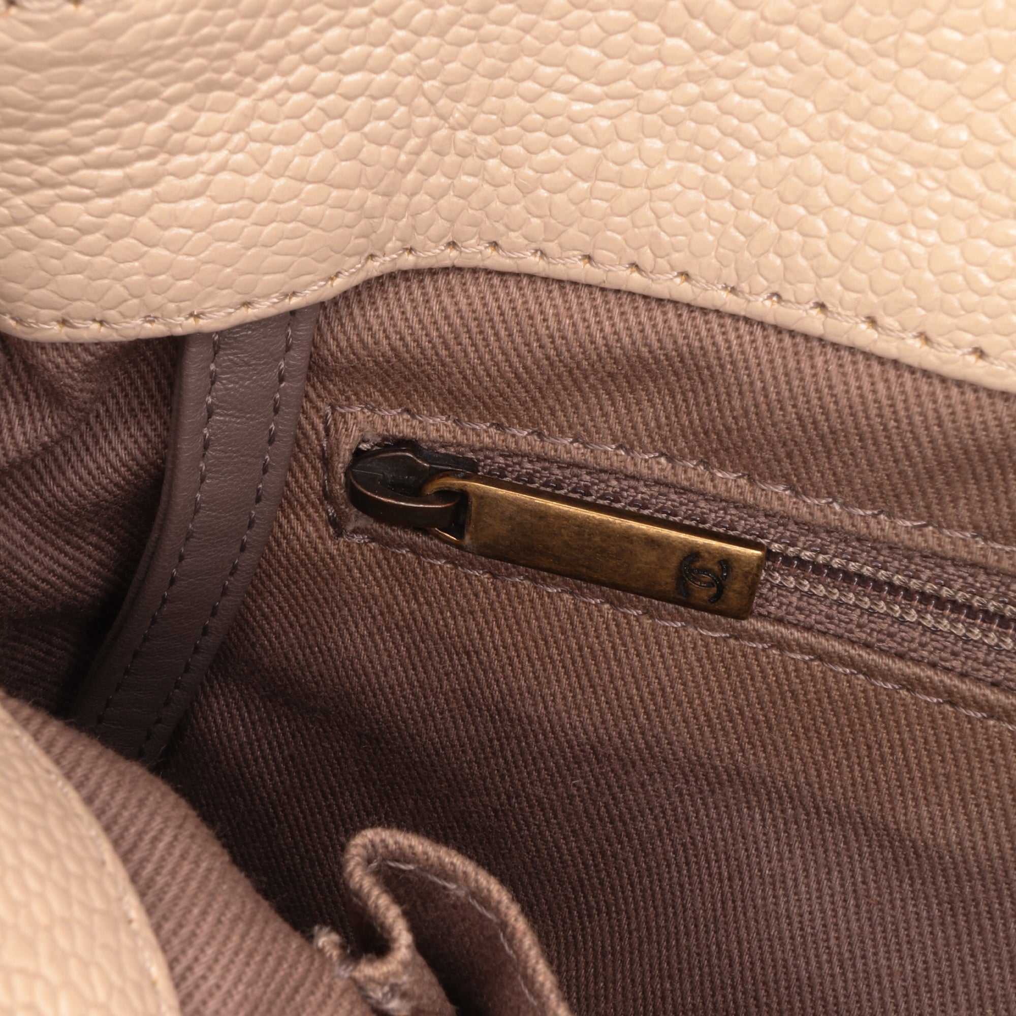 Medium Quilted Caviar Coco Pleats Messenger Flap