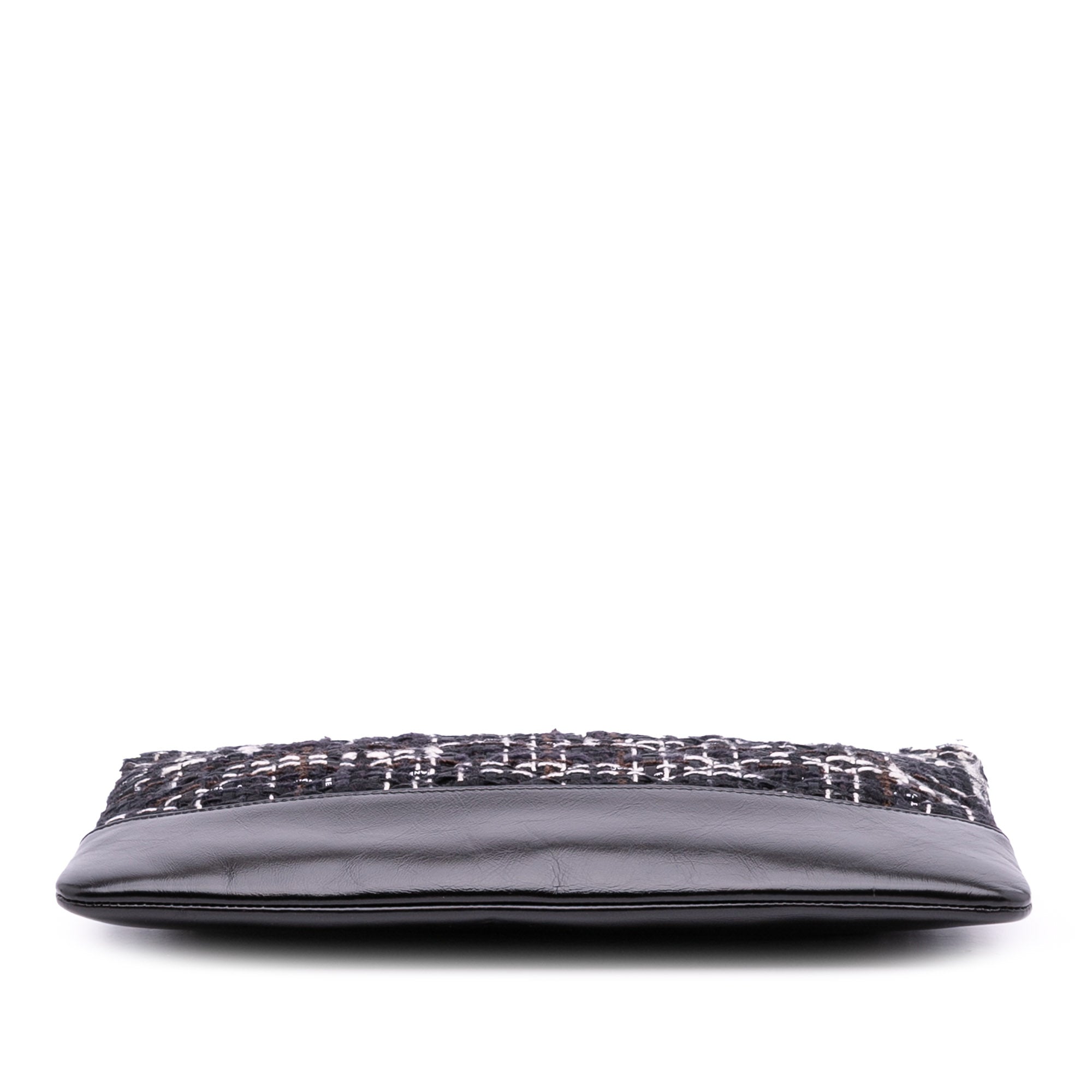 Medium Tweed Gabrielle O Case Clutch