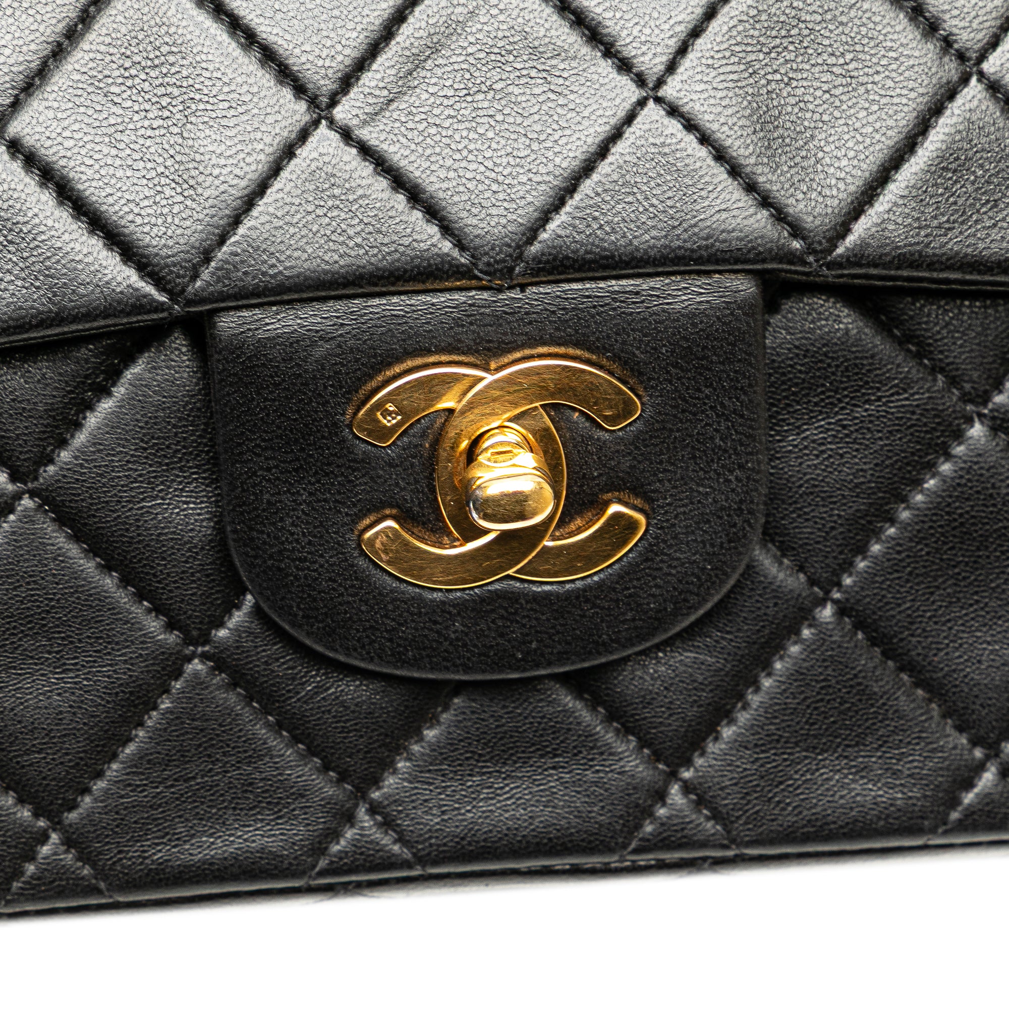 Medium Classic Lambskin Double Flap