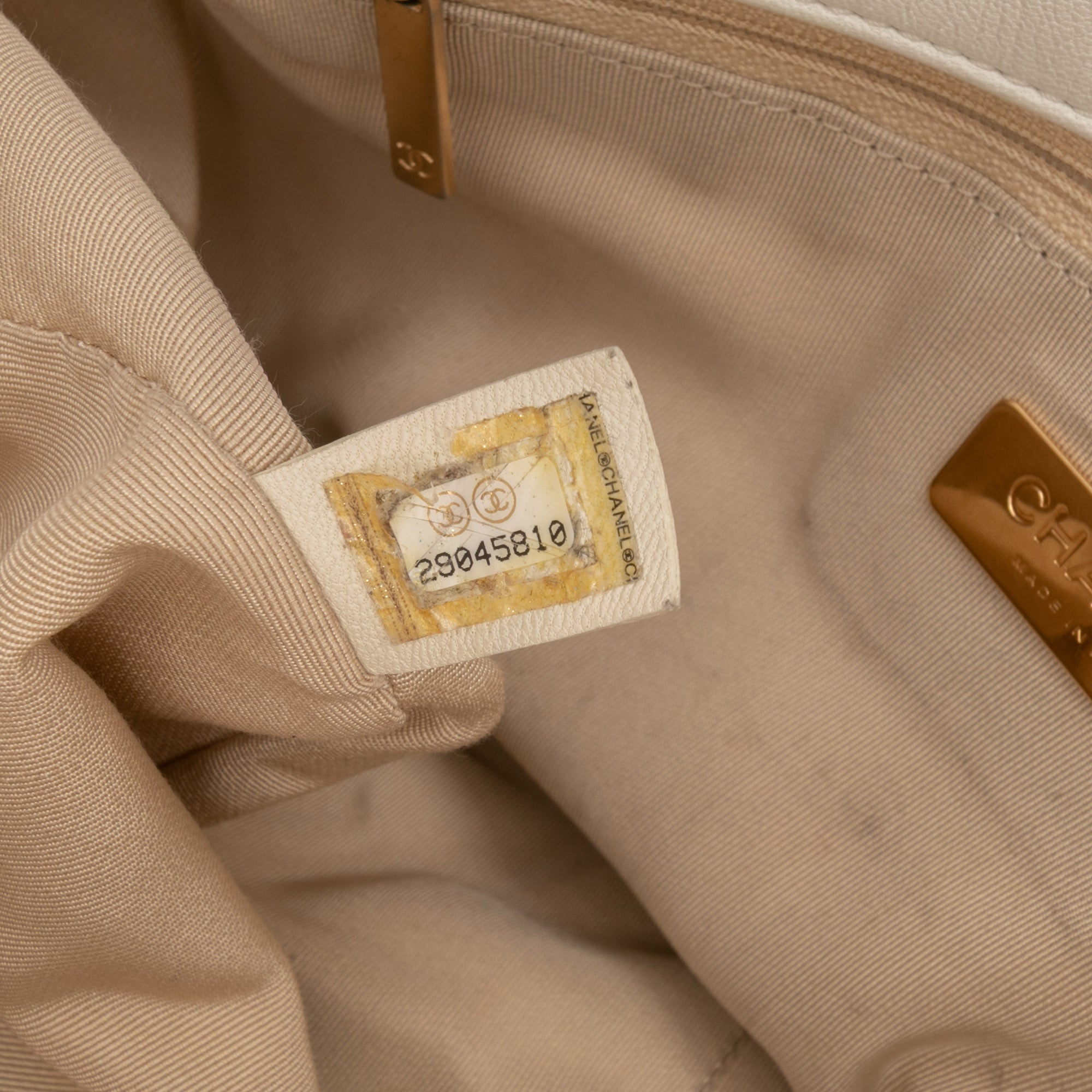 Maxi Lambskin 19 Flap