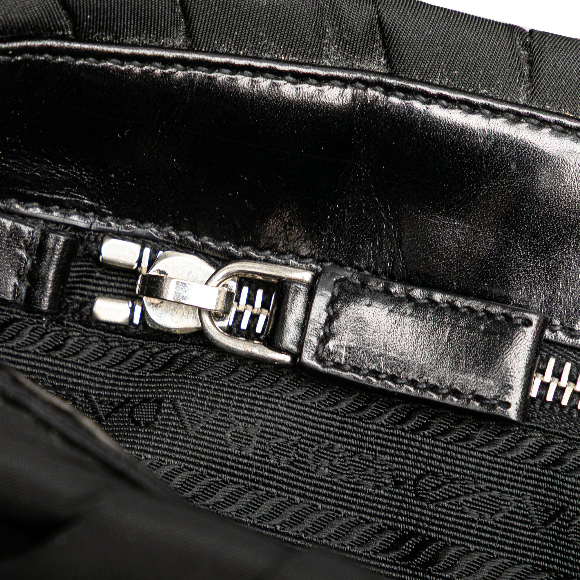City Calf Trimmed Tessuto Sound Lock Shoulder Bag