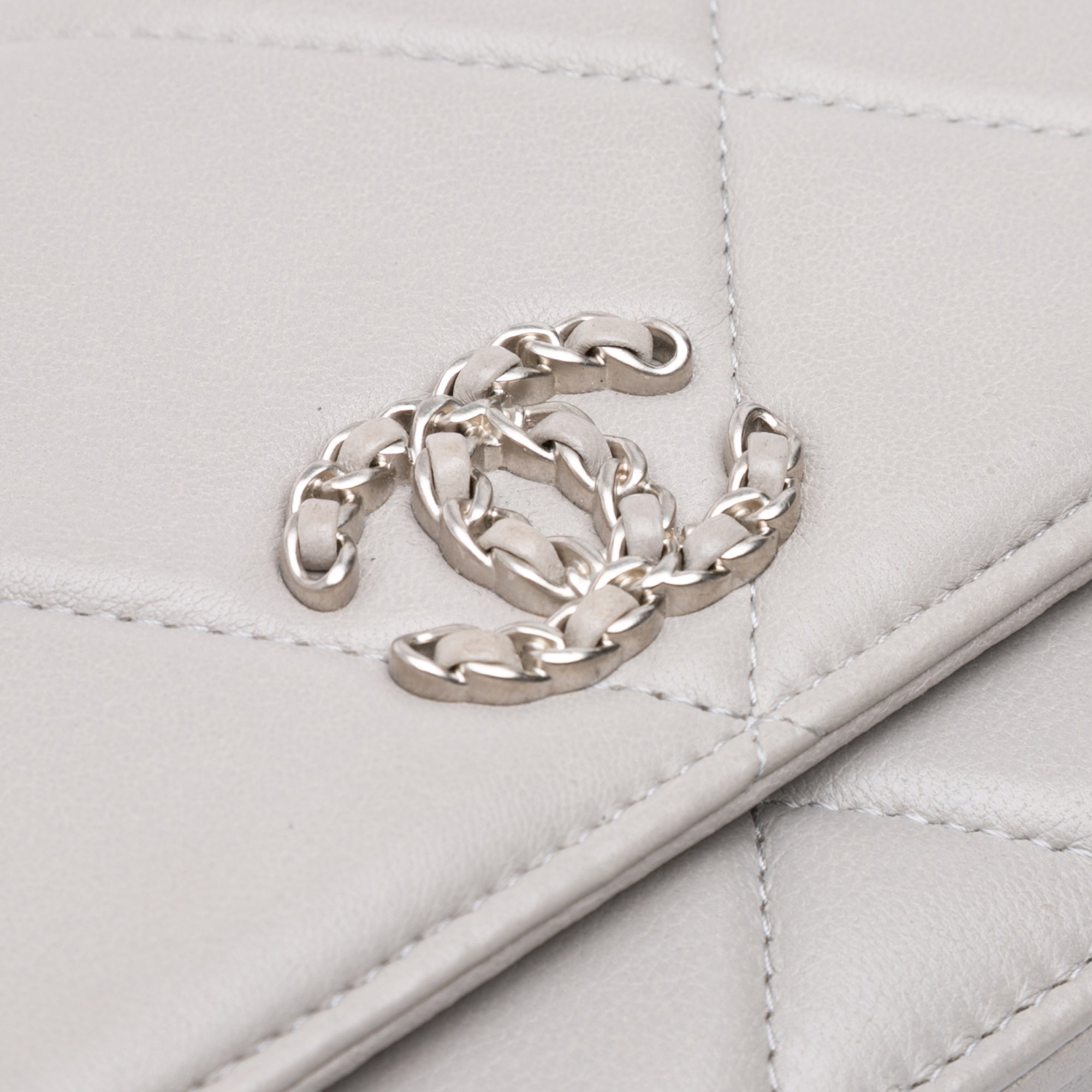 Quilted Lambskin 19 Wallet on Chain