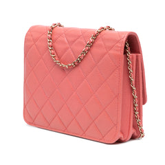 Quilted Caviar Golden Class Wallet On Chain
