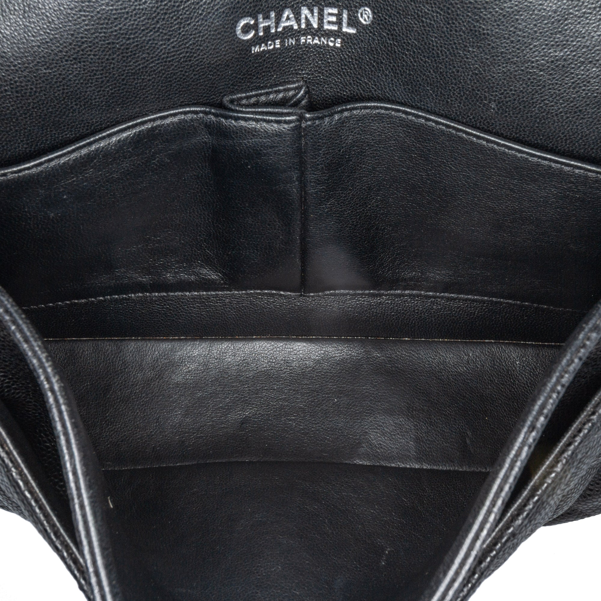 Medium Classic Caviar Double Flap