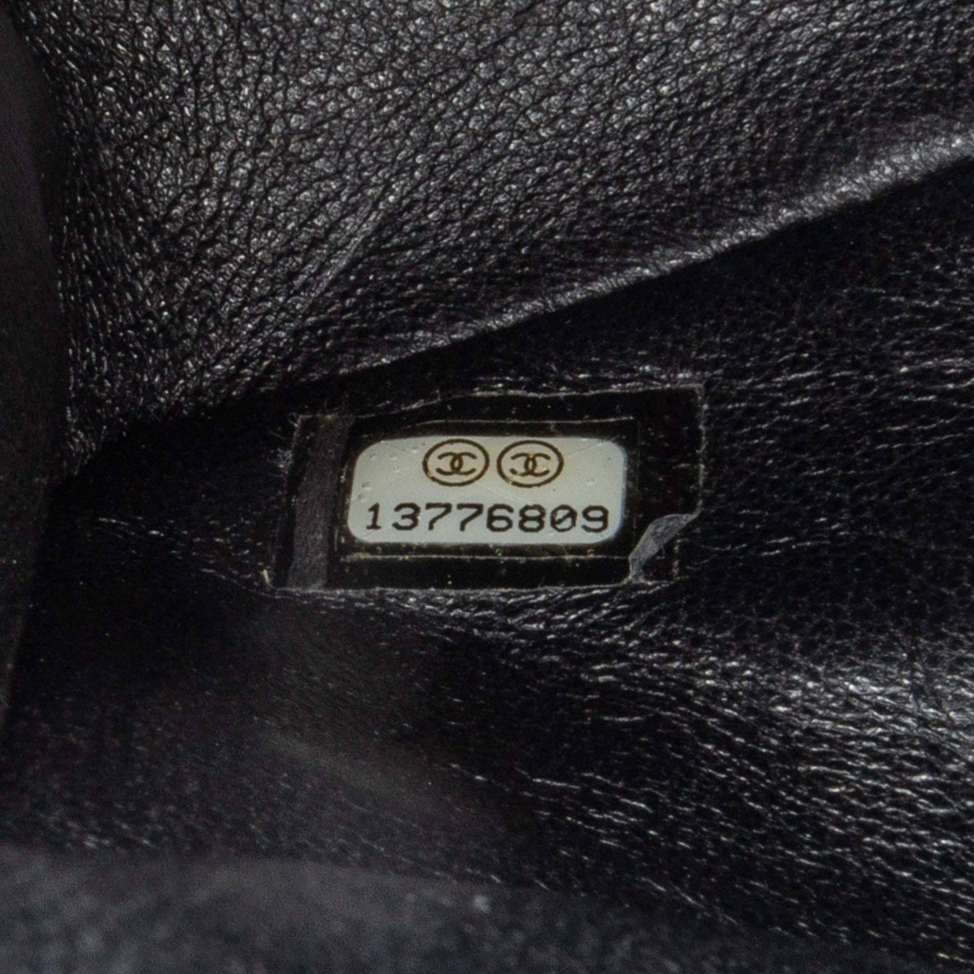 Medium Classic Caviar Double Flap