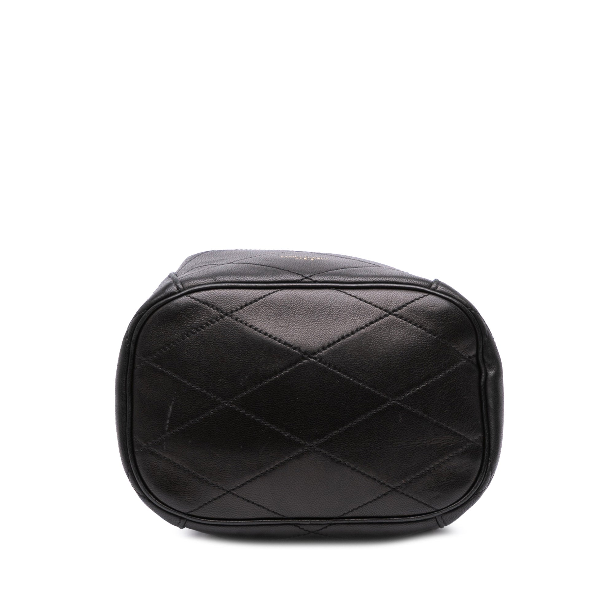 Lambskin Le Maillon Hook Bucket Bag