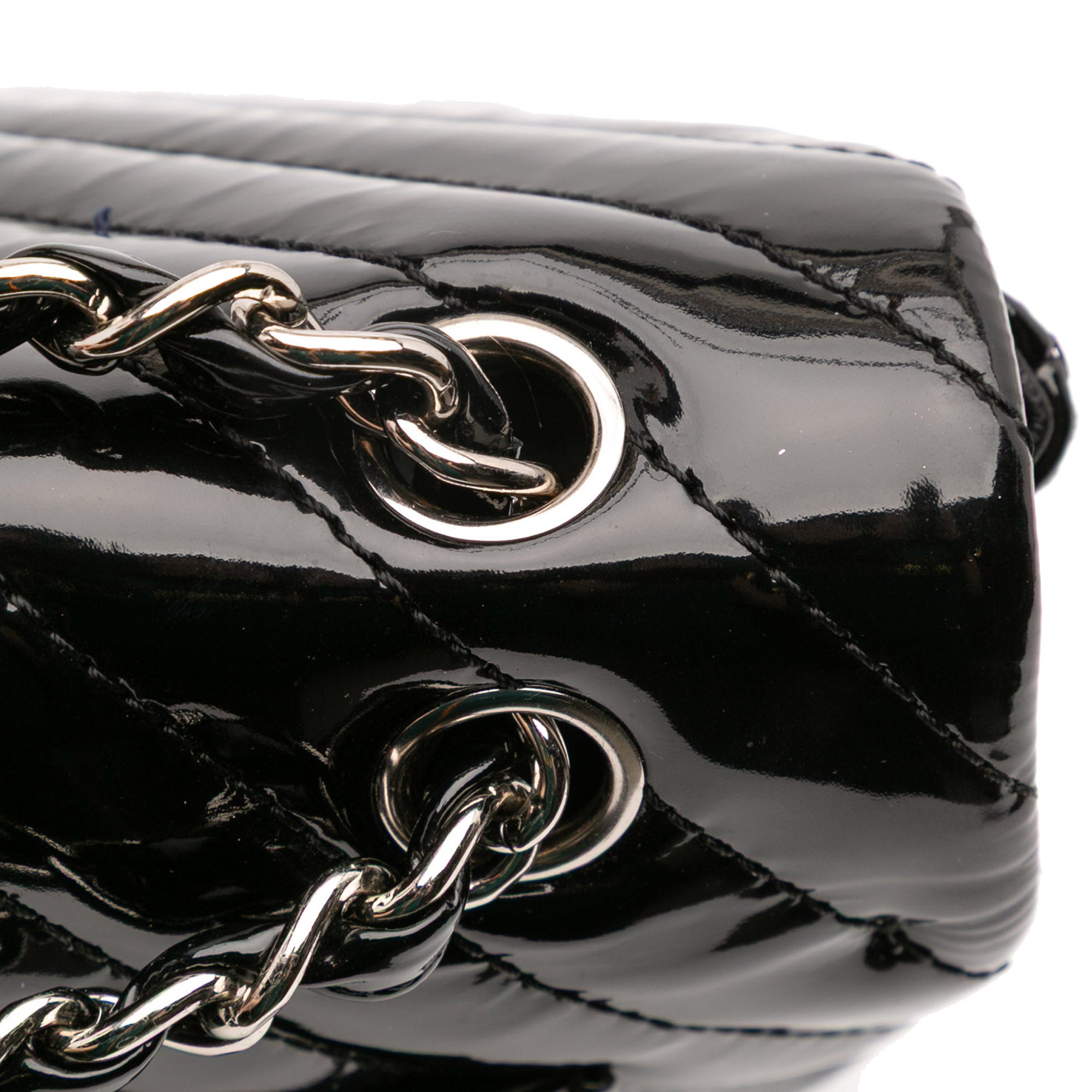 Maxi Classic Chevron Patent Single Flap