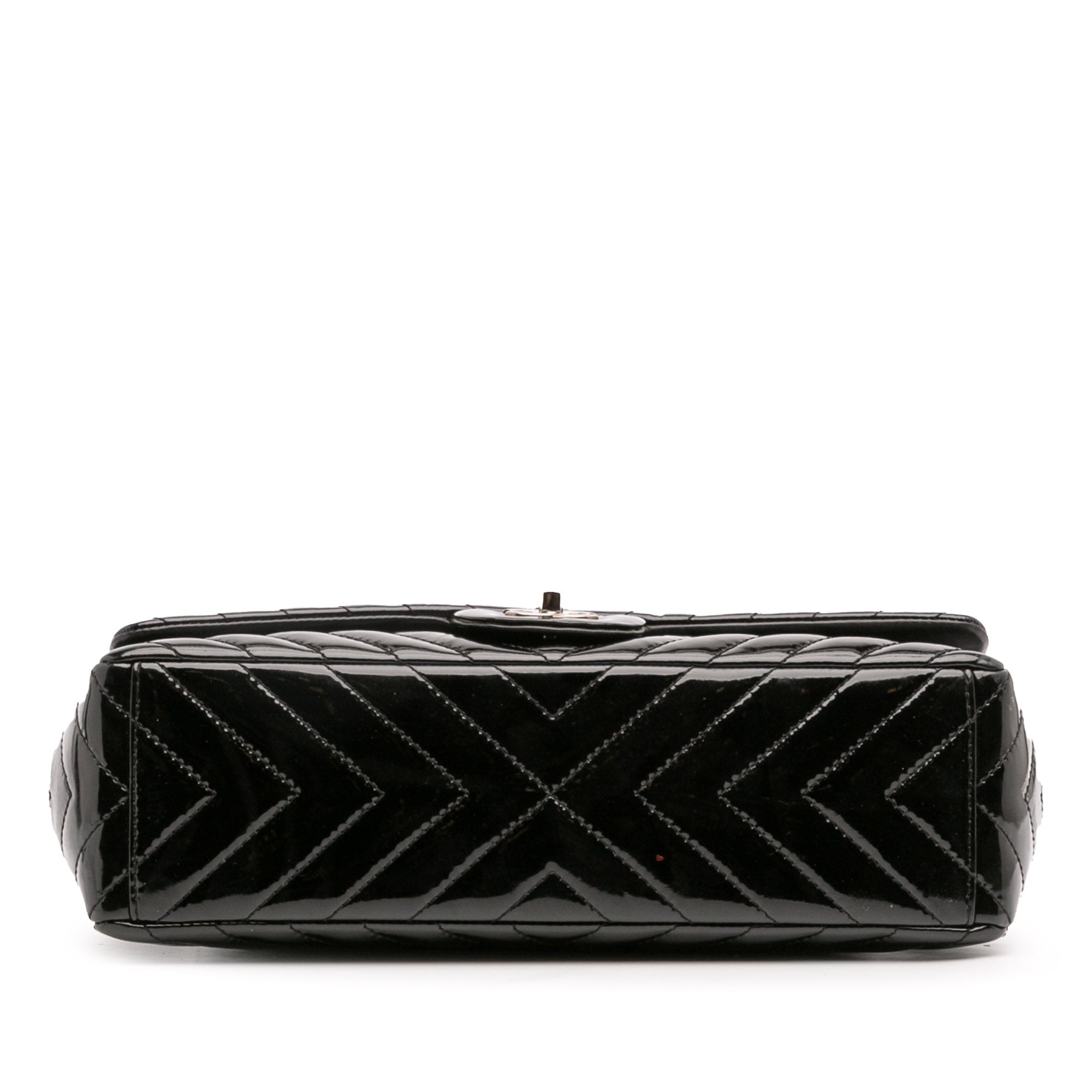 Maxi Classic Chevron Patent Single Flap