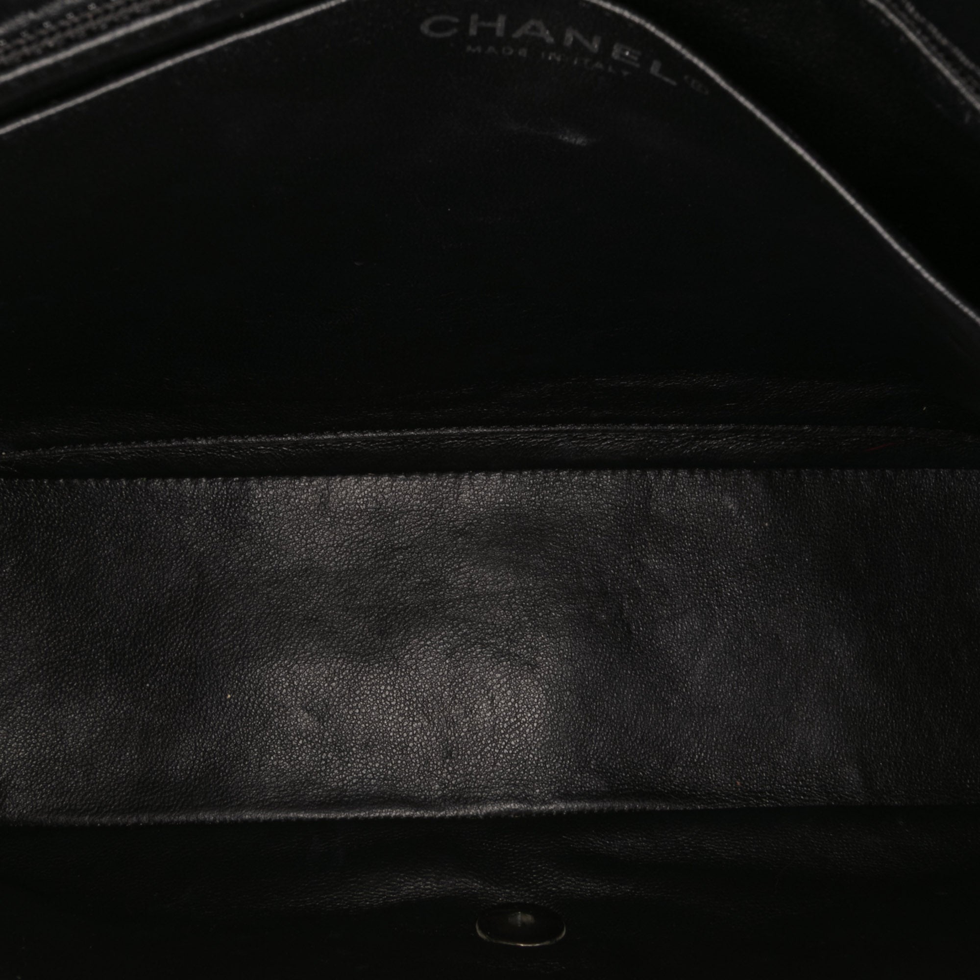 Maxi Classic Chevron Patent Single Flap
