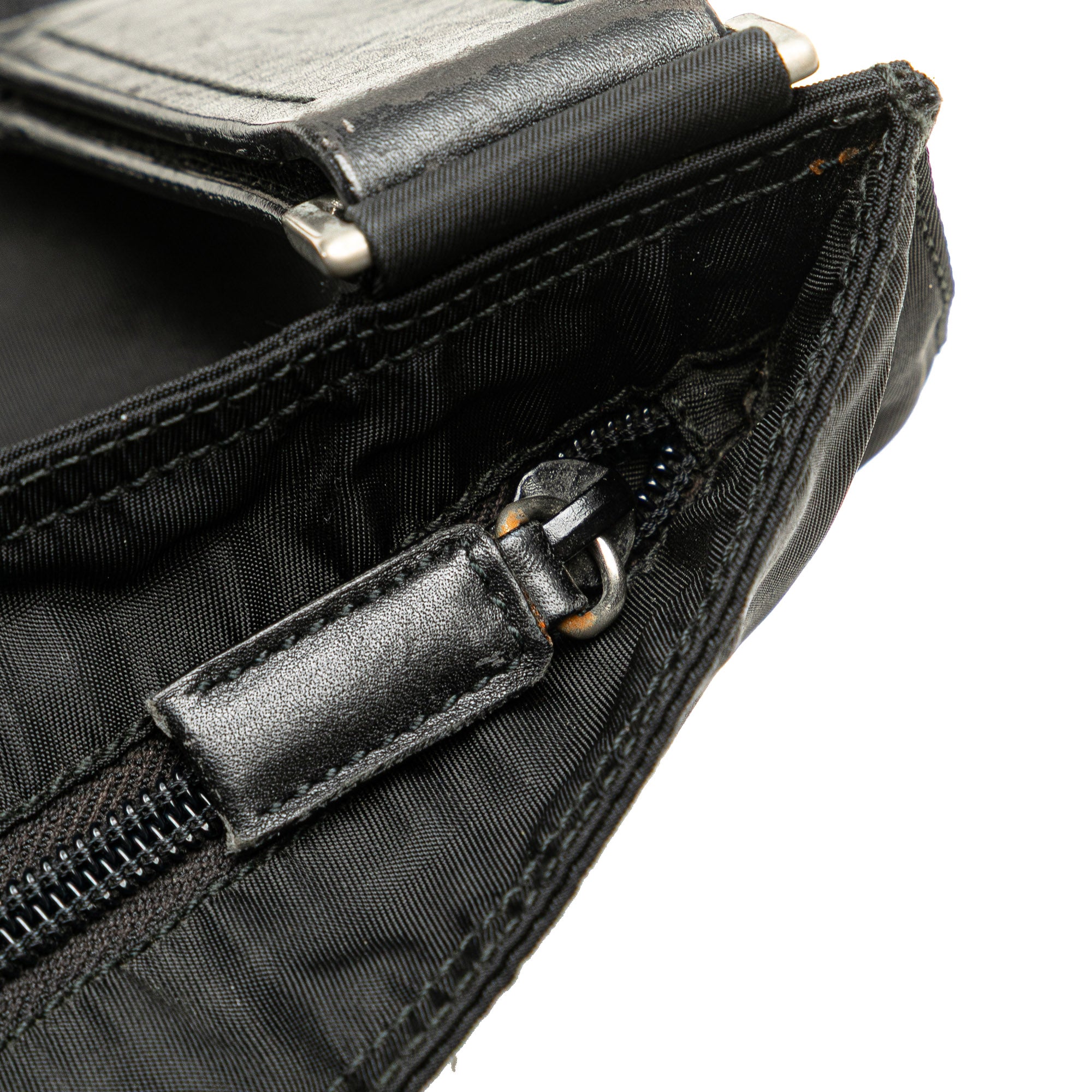 Tessuto Zip Top Crossbody
