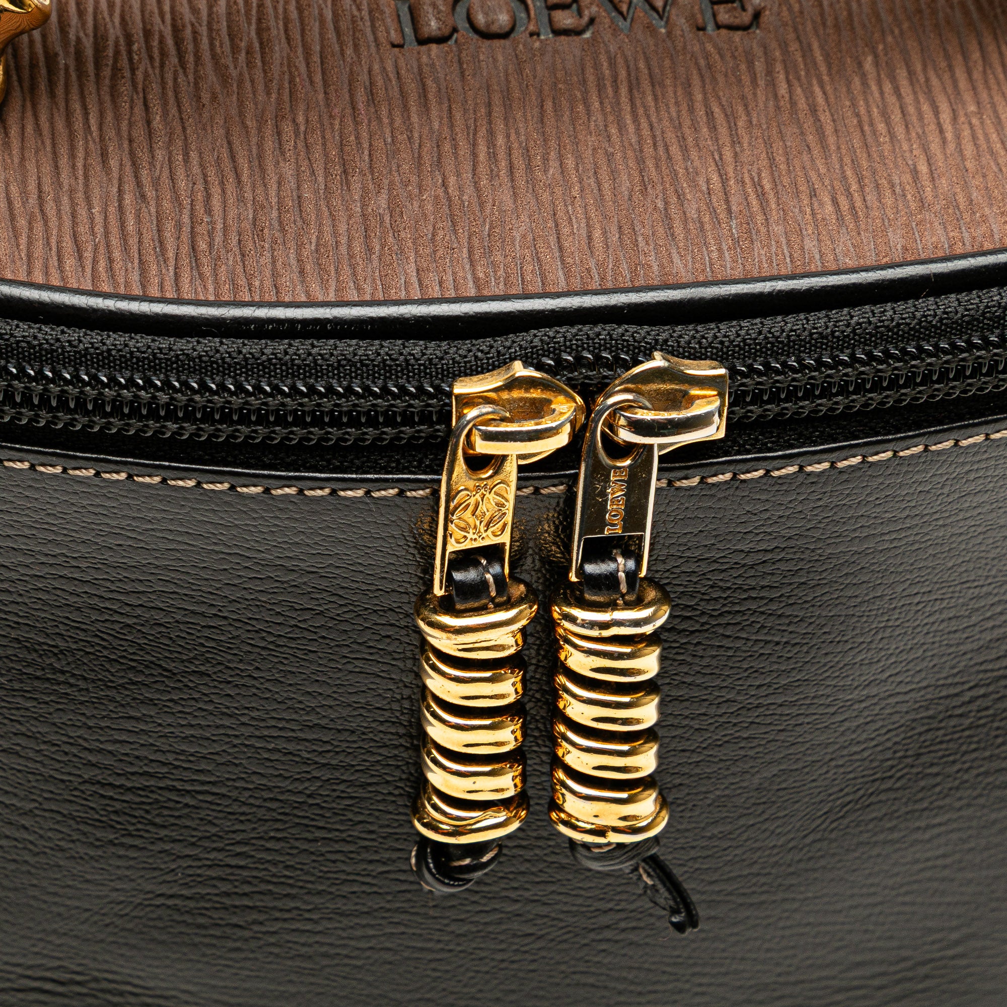 Leather Velasquez Twist Vanity Bag