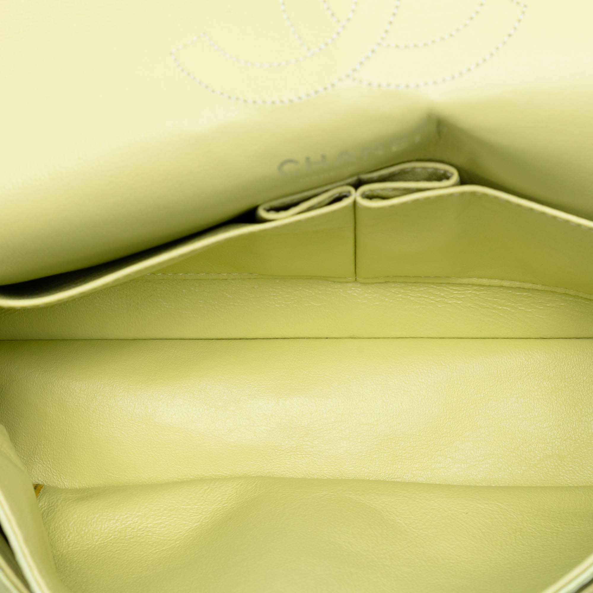 Medium Classic Lambskin Double Flap