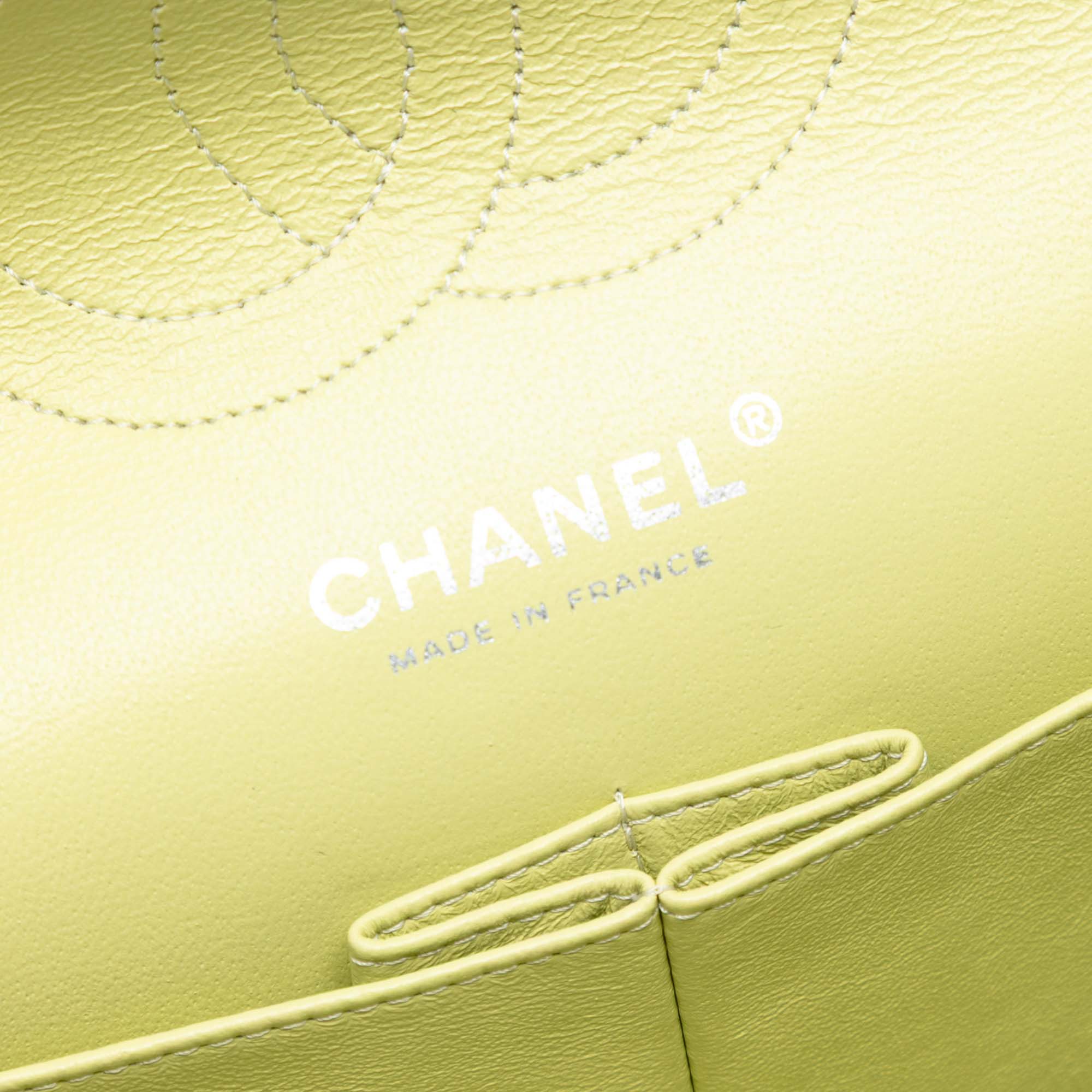 Medium Classic Lambskin Double Flap