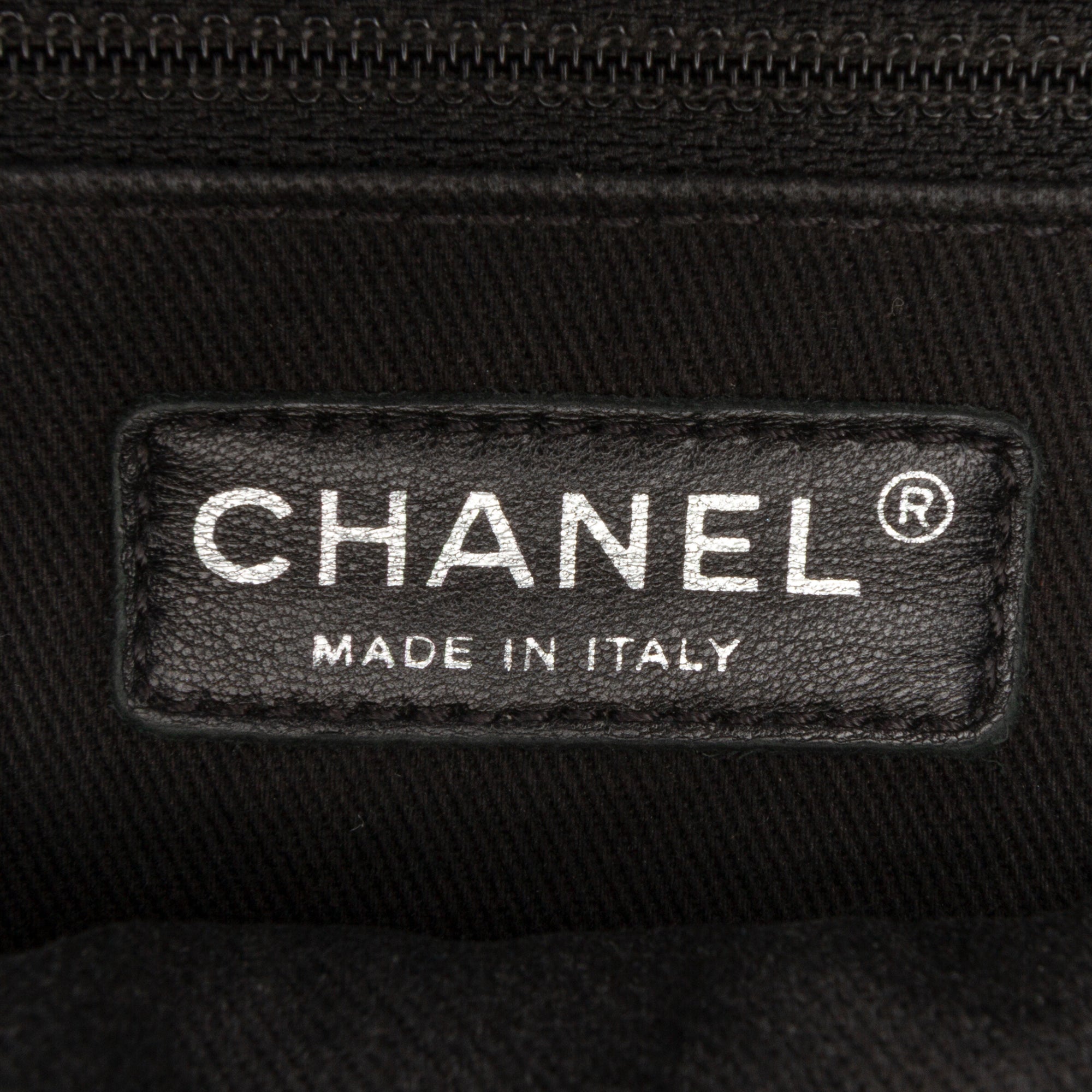 Jumbo Quilted Iridescent Caviar Easy Flap