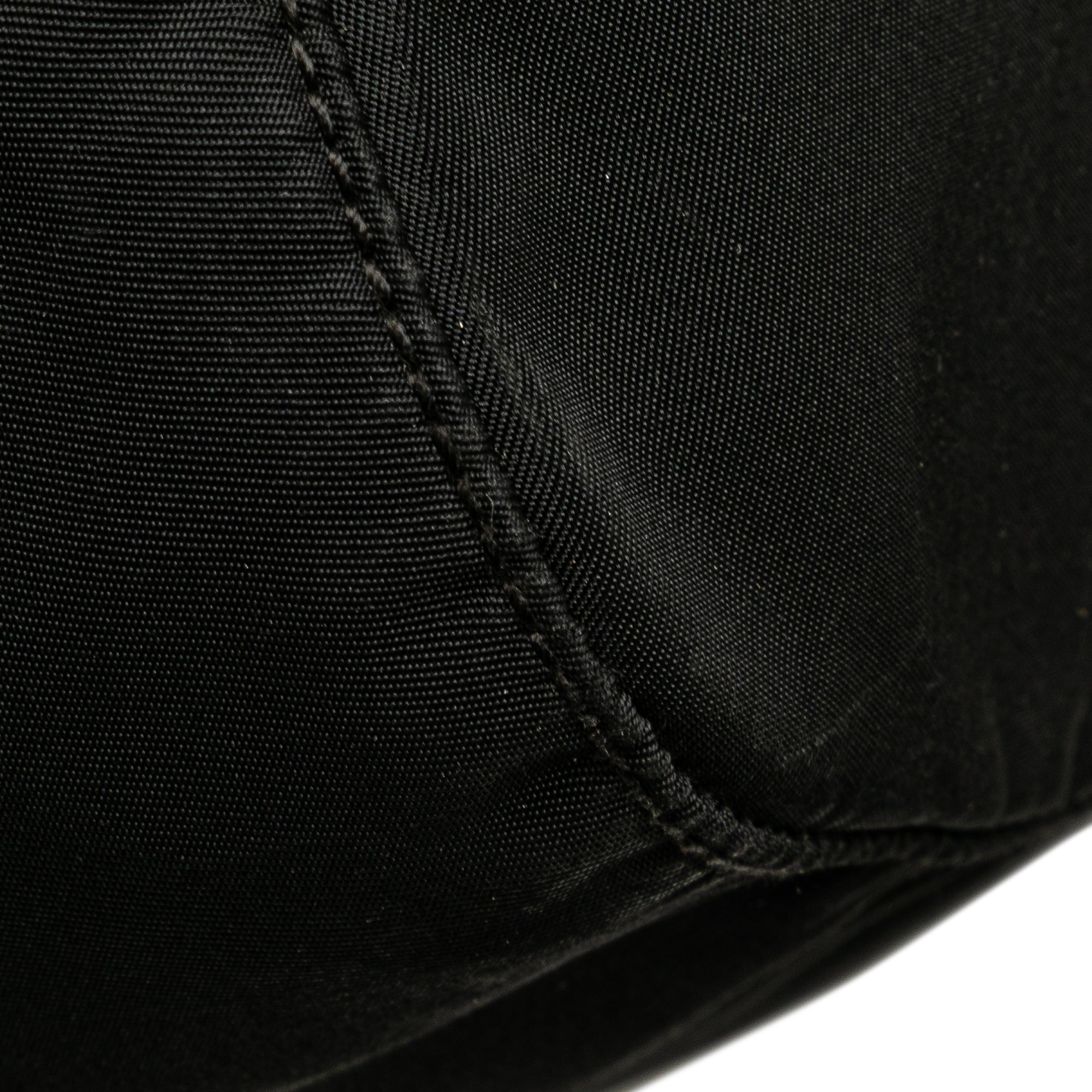 Tessuto Zip Top Crossbody