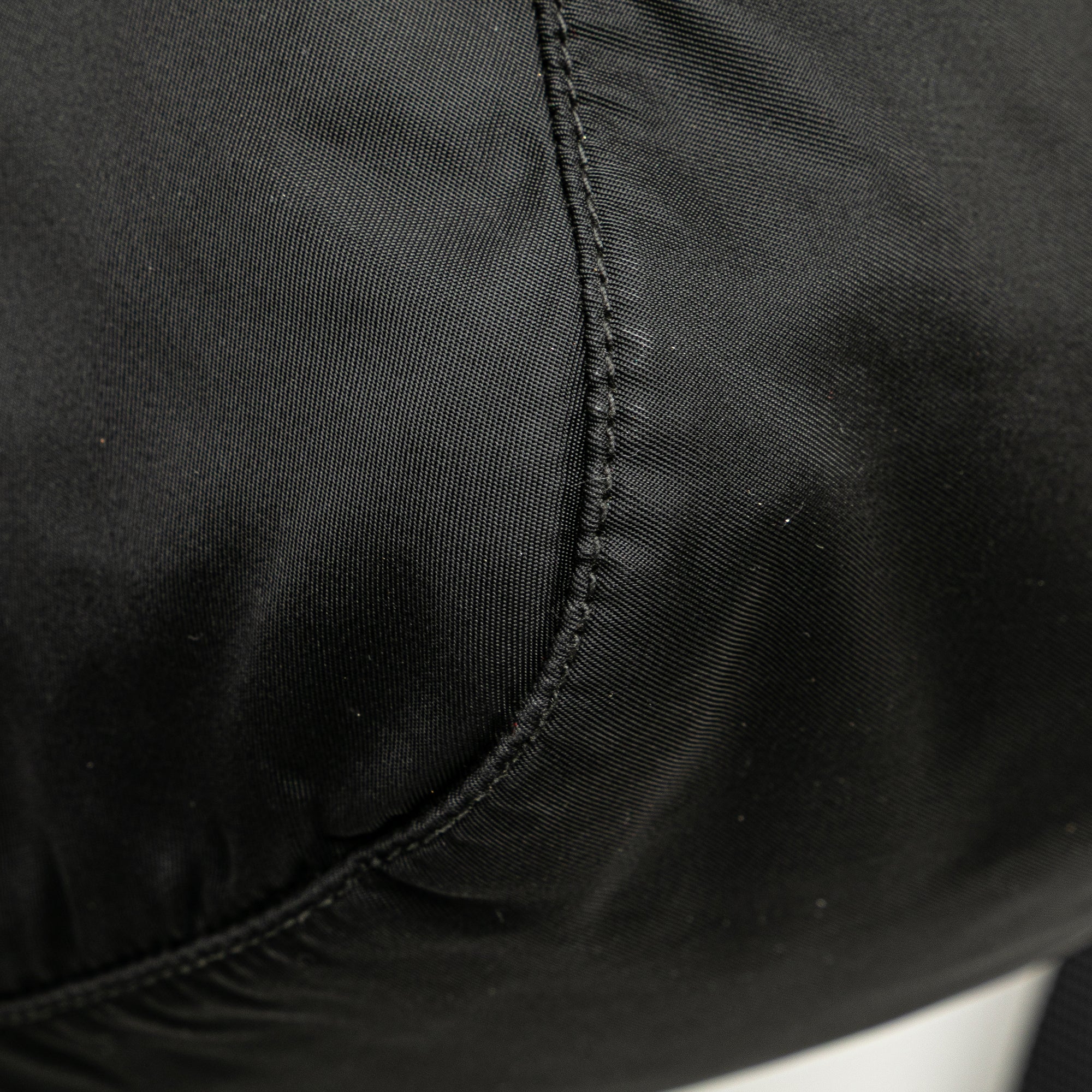 Tessuto Zip Top Crossbody