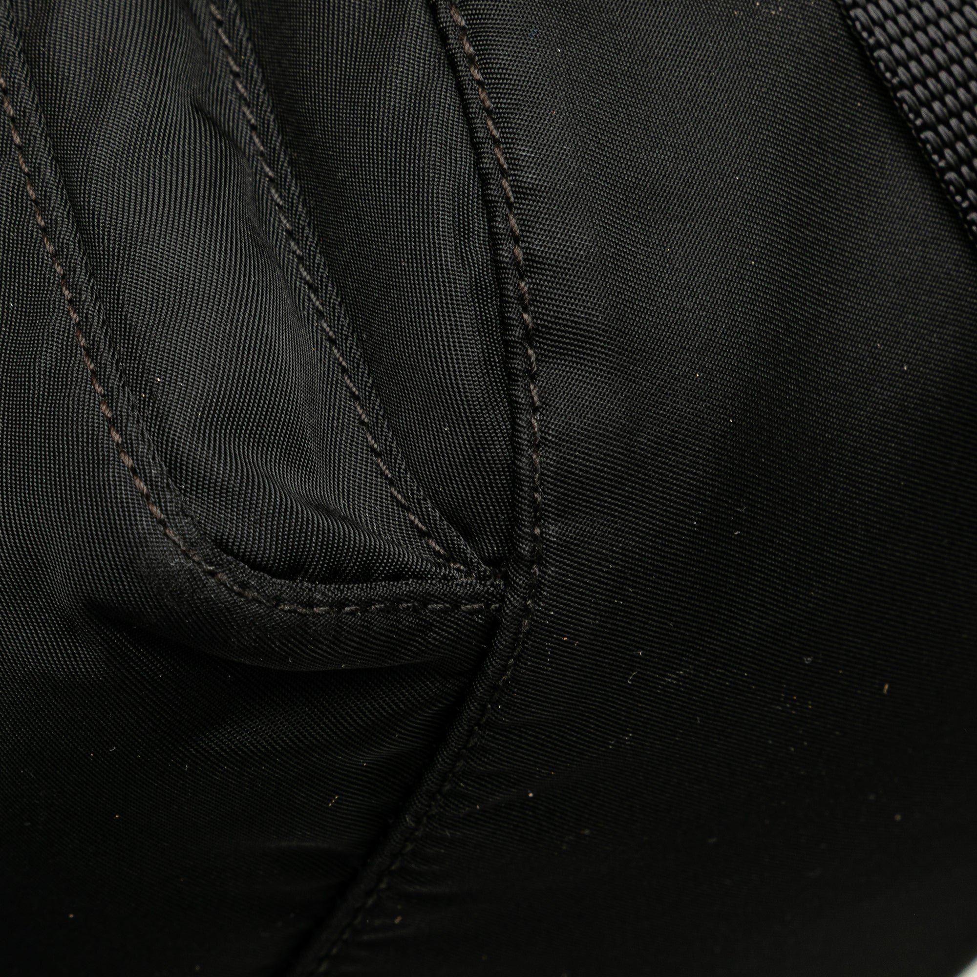 Tessuto Zip Top Crossbody
