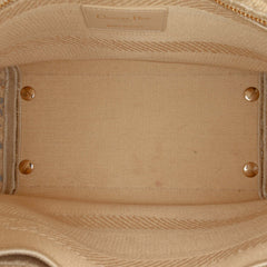 Medium Embroidered Lace 3D Macrame Lady D Lite