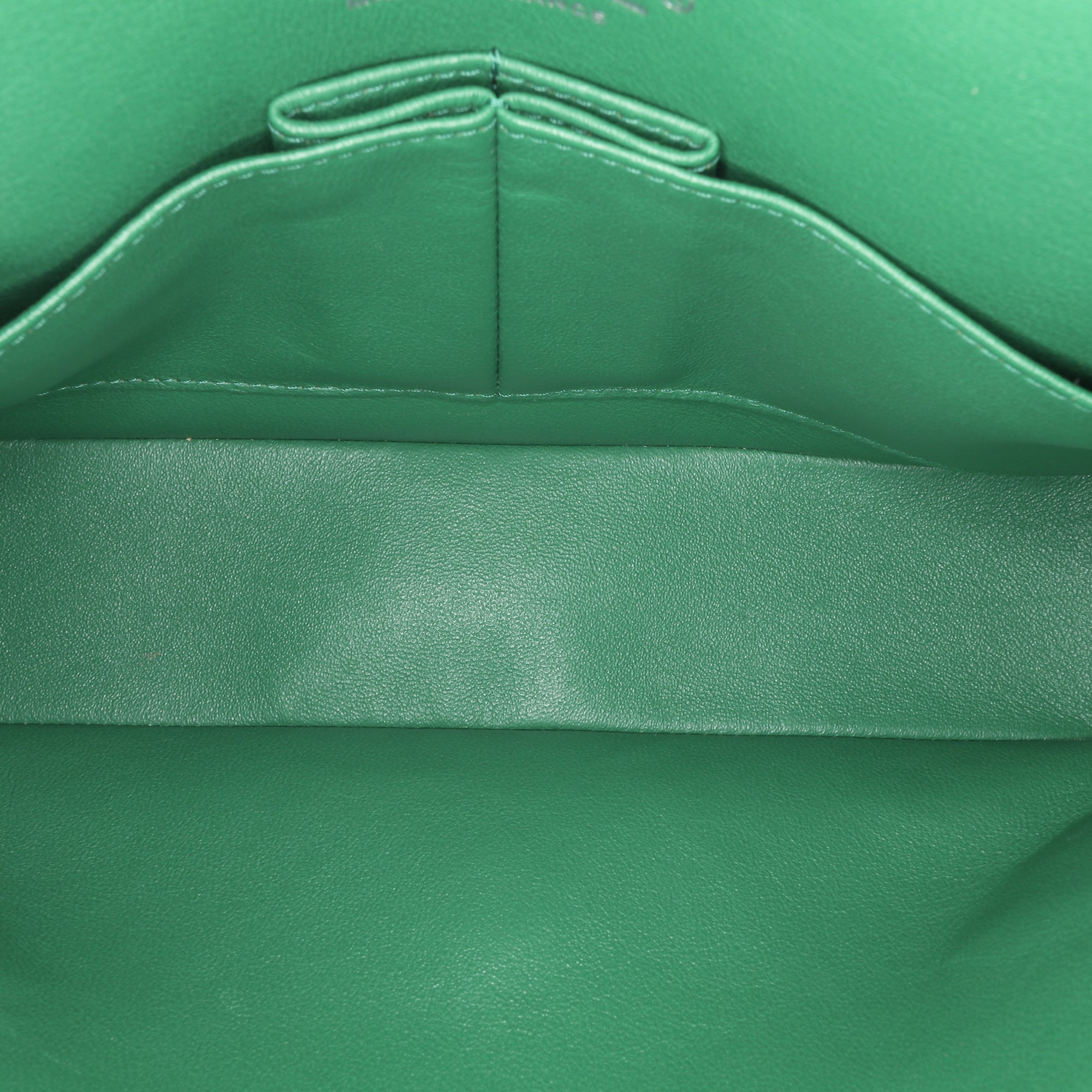 Medium Classic Caviar Double Flap