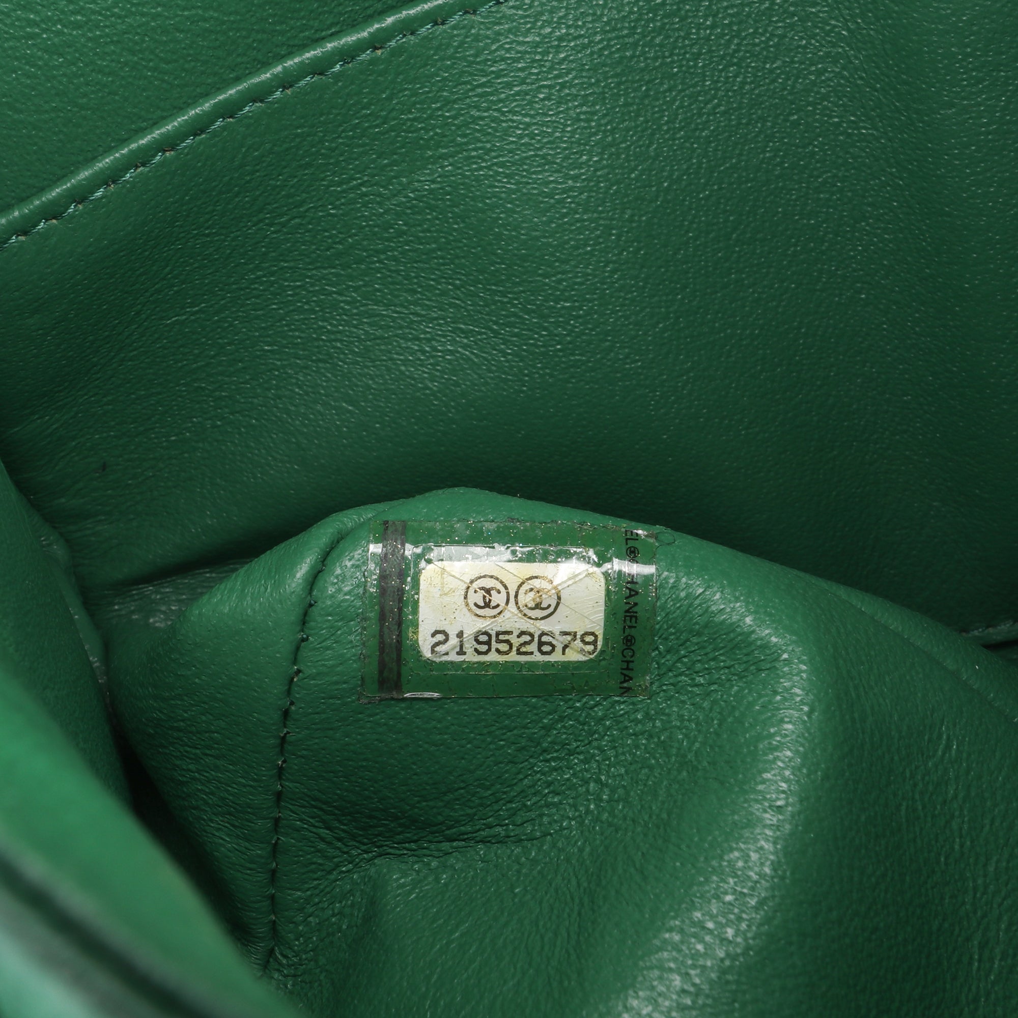 Medium Classic Caviar Double Flap